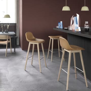 파이버 바 스툴, 우드 레그 65 cm - Leather refine cognac-oak legs - Muuto | 무토