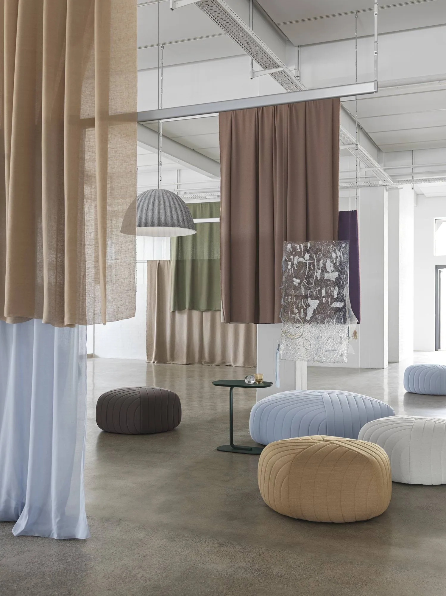 언더 더 벨 펜던트 조명 82 cm, Blue grey Muuto | 무토