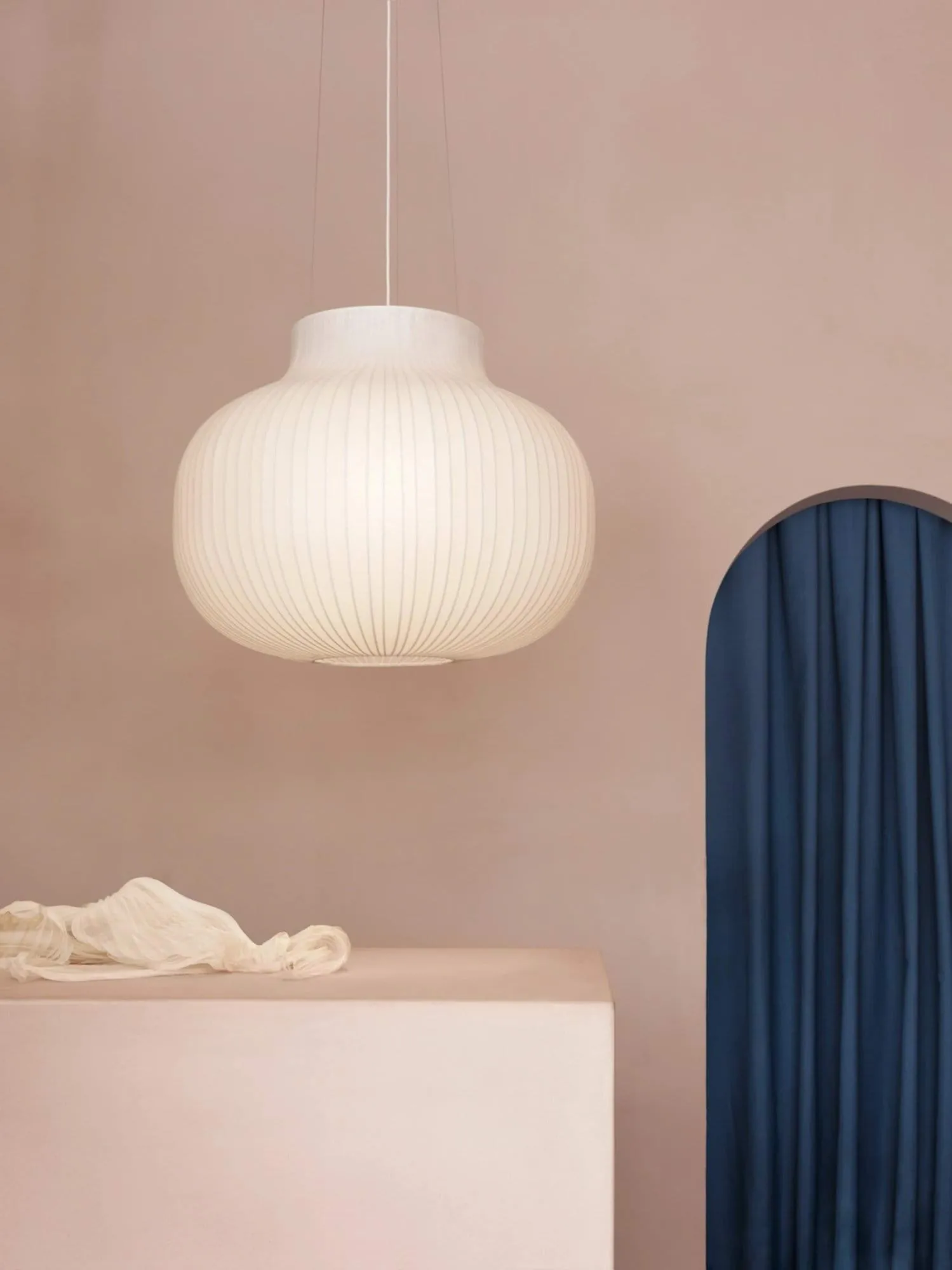 스트랜드 펜던트 조명 close, 60 cm Muuto | 무토