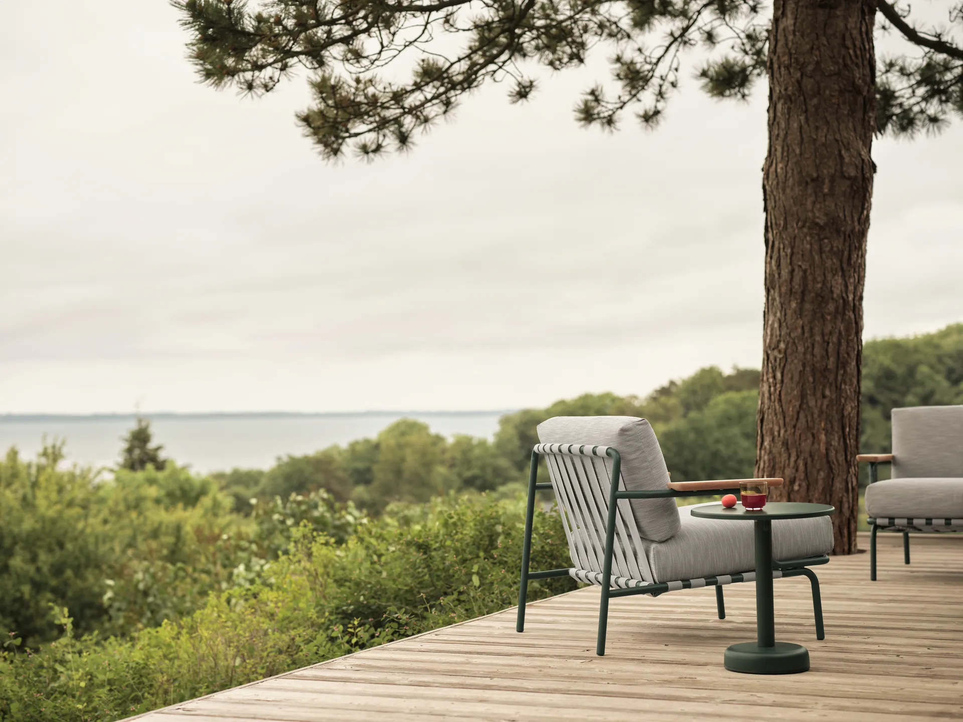 리니어 스틸 커피 테이블, Dark green, Ø42x47 cm Muuto | 무토