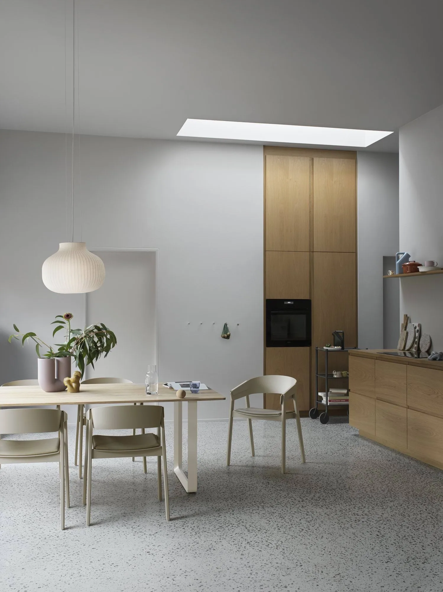 Dots Wood 옷걸이 고리, Light olive, Ø13 cm Muuto | 무토