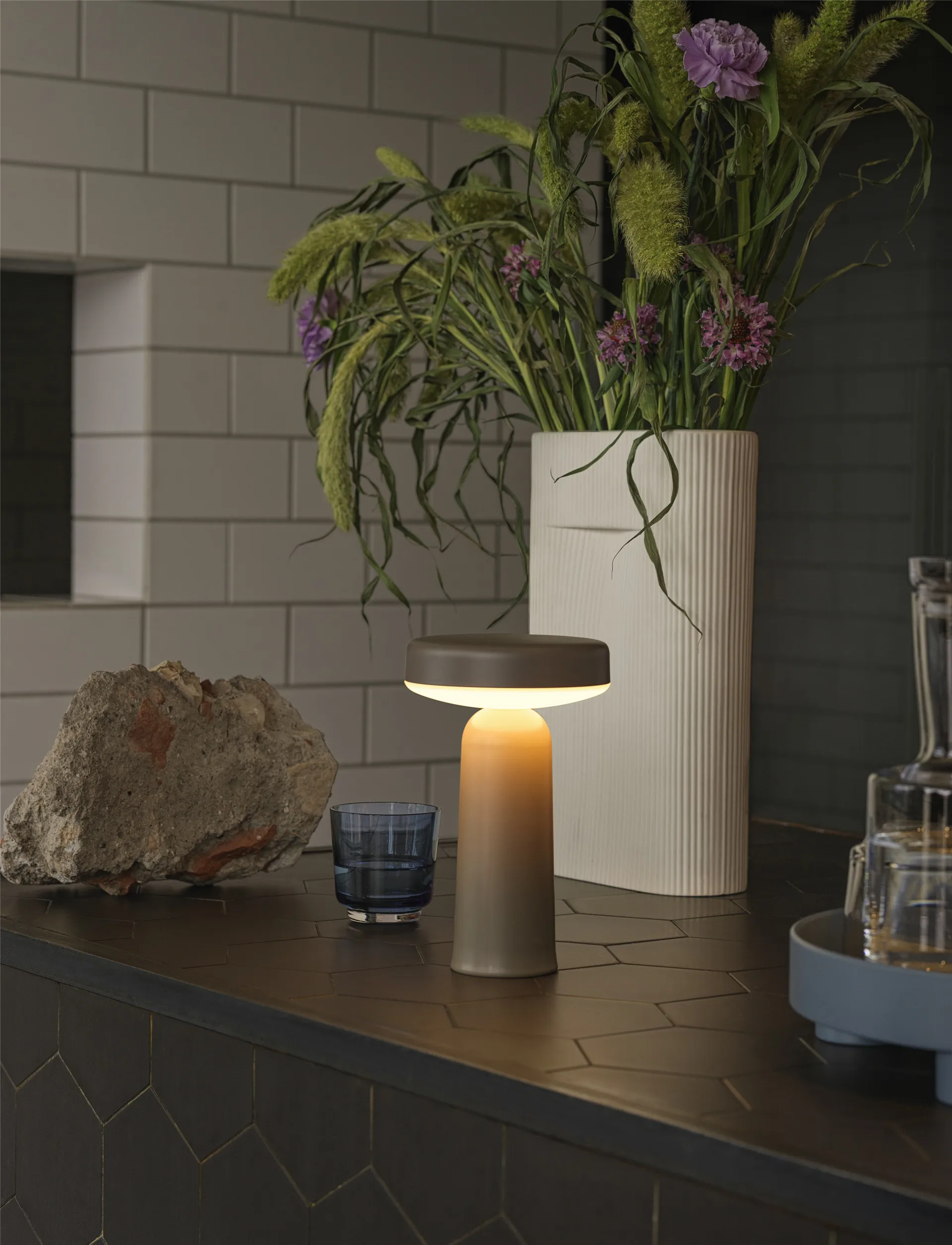 Ease 무선 테이블 조명 21.5 cm, Taupe Muuto | 무토