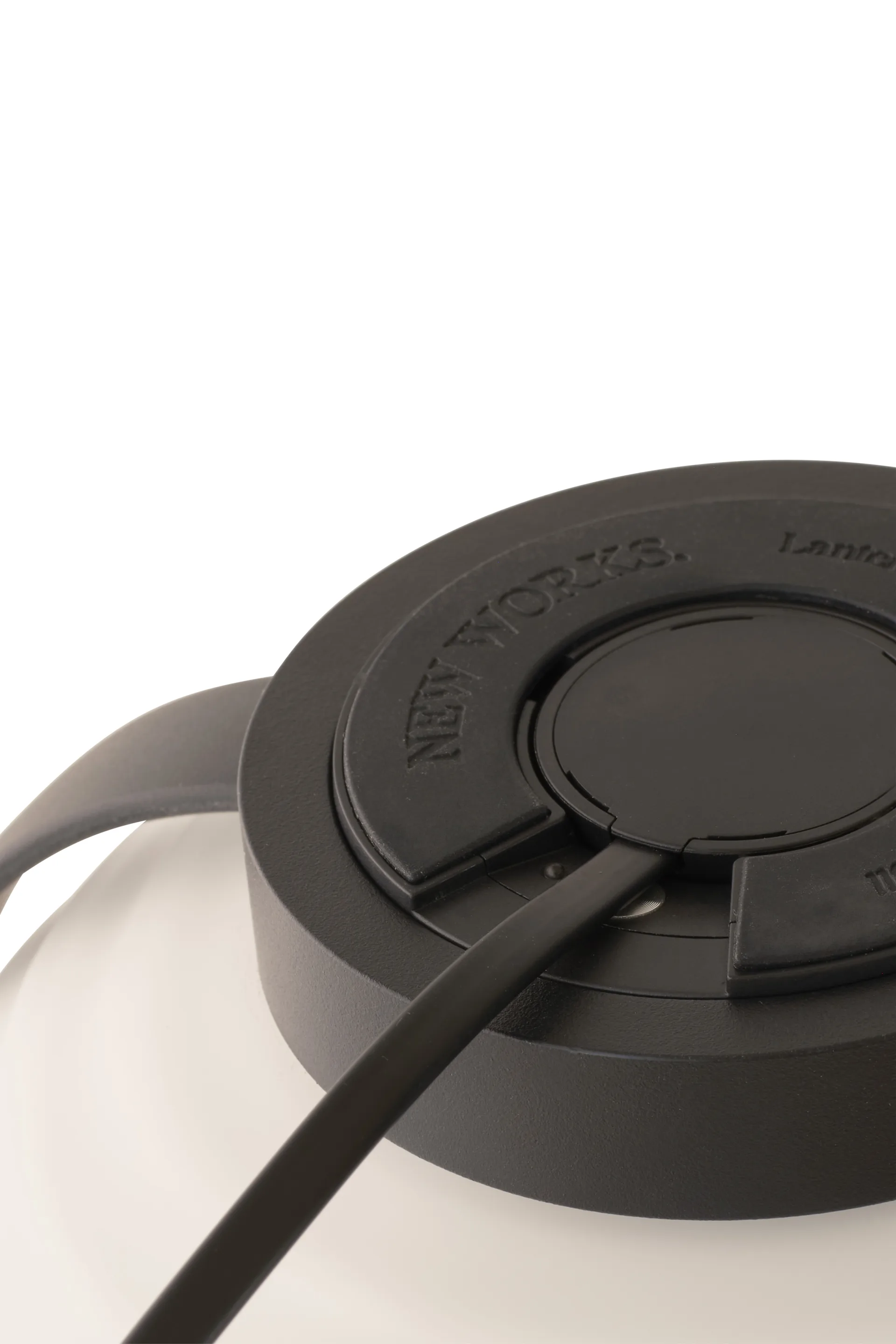 랜턴 무선 테이블 조명 23x18 cm, Black New Works | 뉴웍스