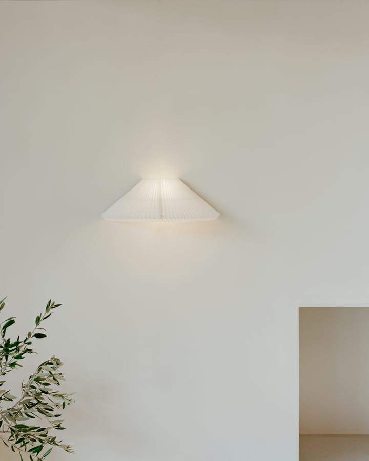 네브라 벽조명 27-40 cm, White New Works | 뉴웍스