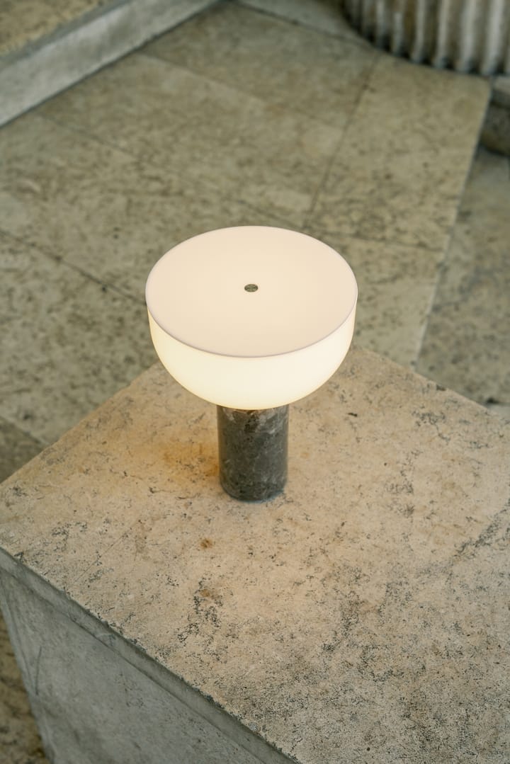 키주 무선 테이블 조명, Gris du marais New Works | 뉴웍스