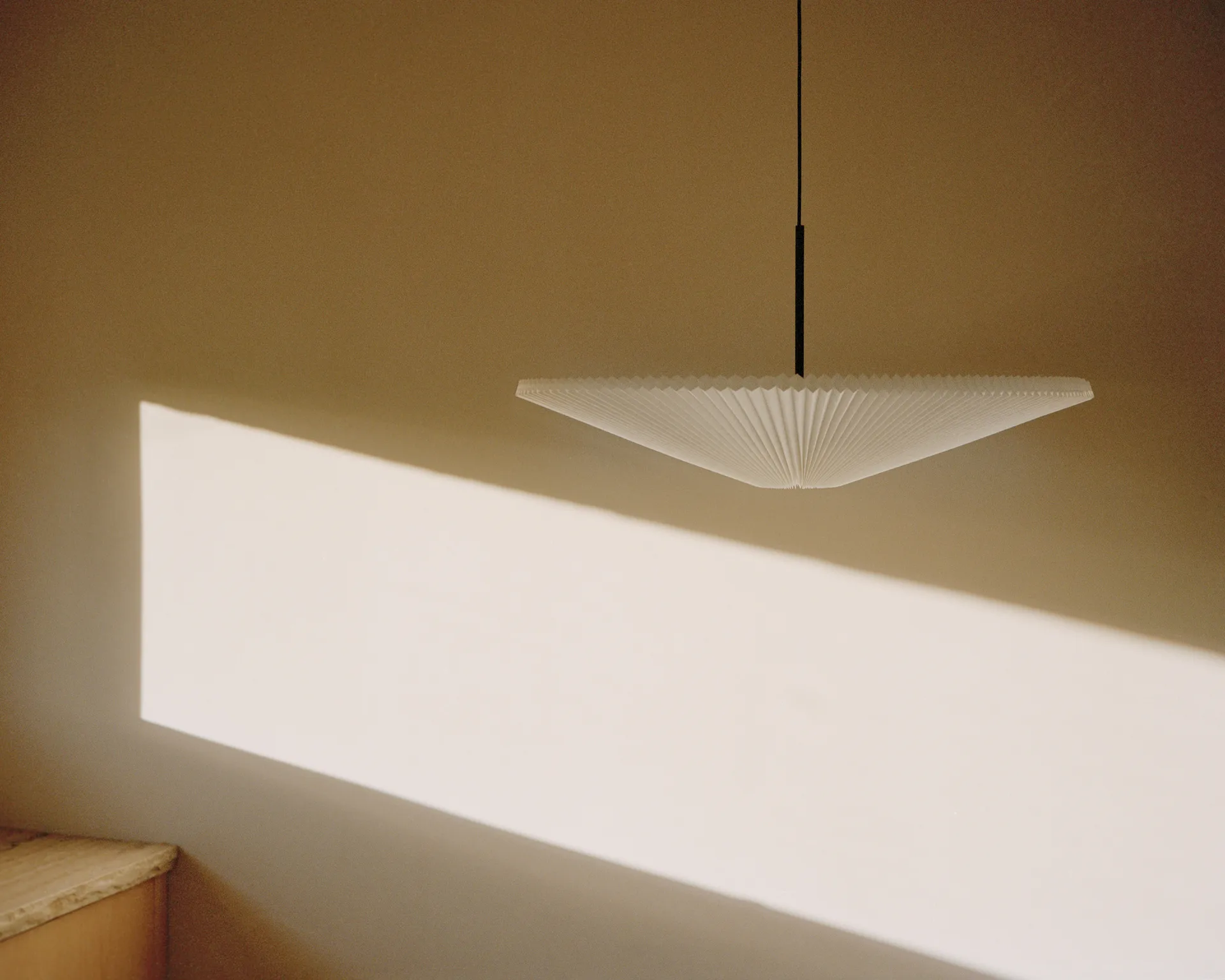 Nebra 펜던트 조명 스몰 Ø40-70 cm, White New Works | 뉴웍스