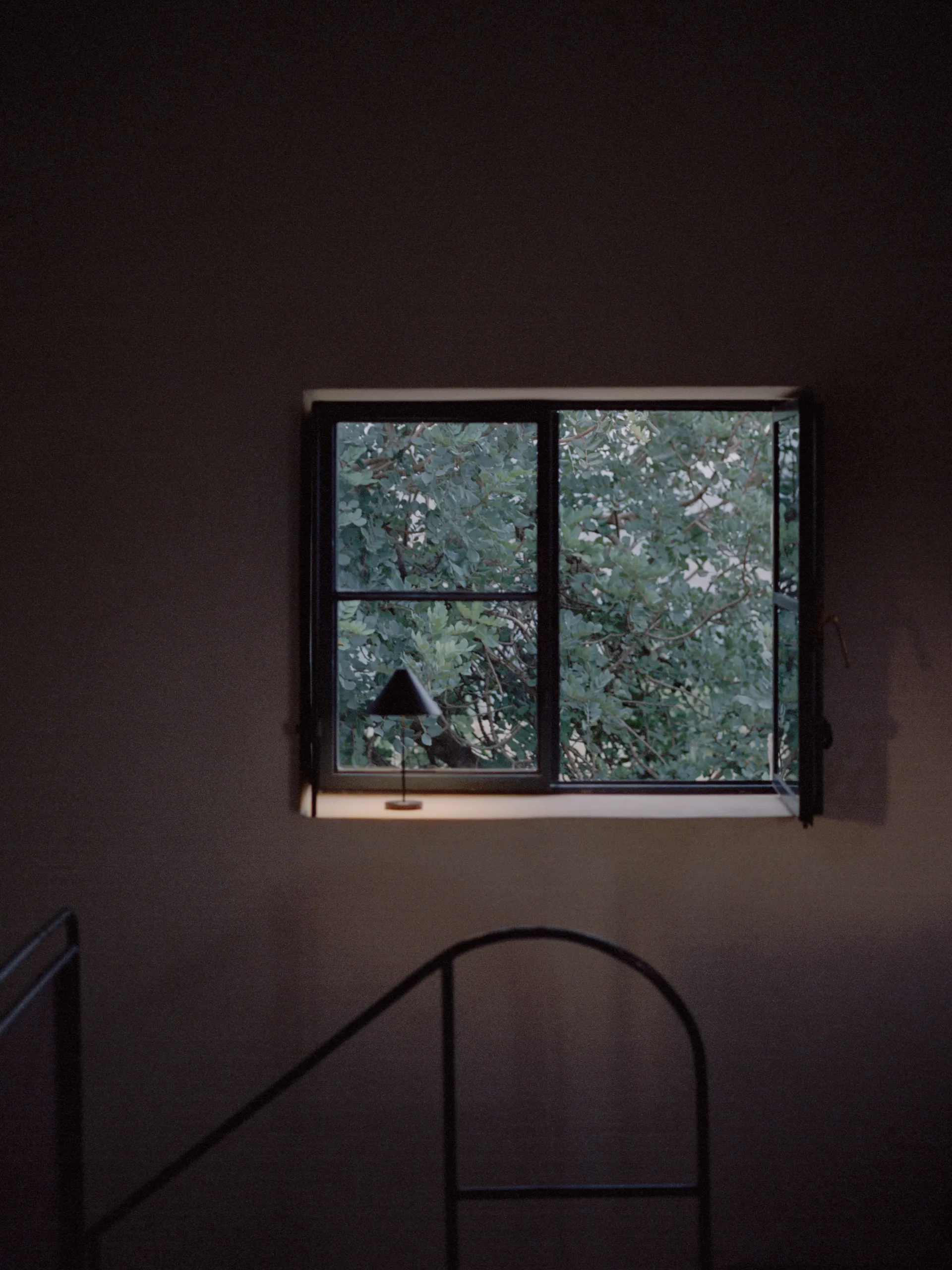 브롤리 무선 테이블 조명, Steel black New Works | 뉴웍스