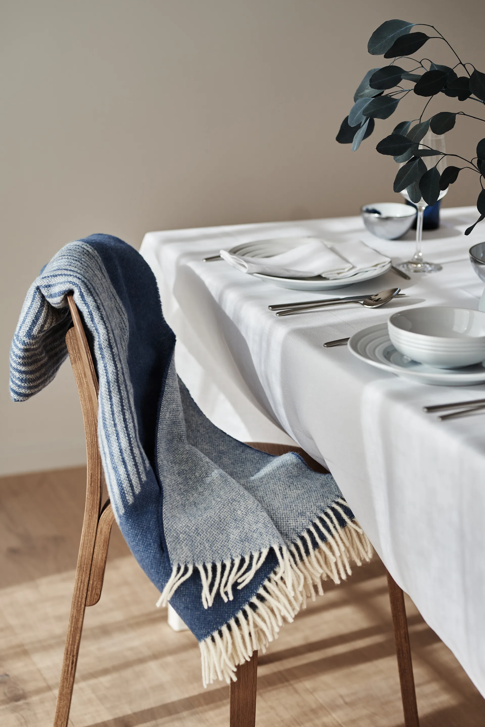 써클 울 스로우 130x185 cm, Blue NJRD | 니오르