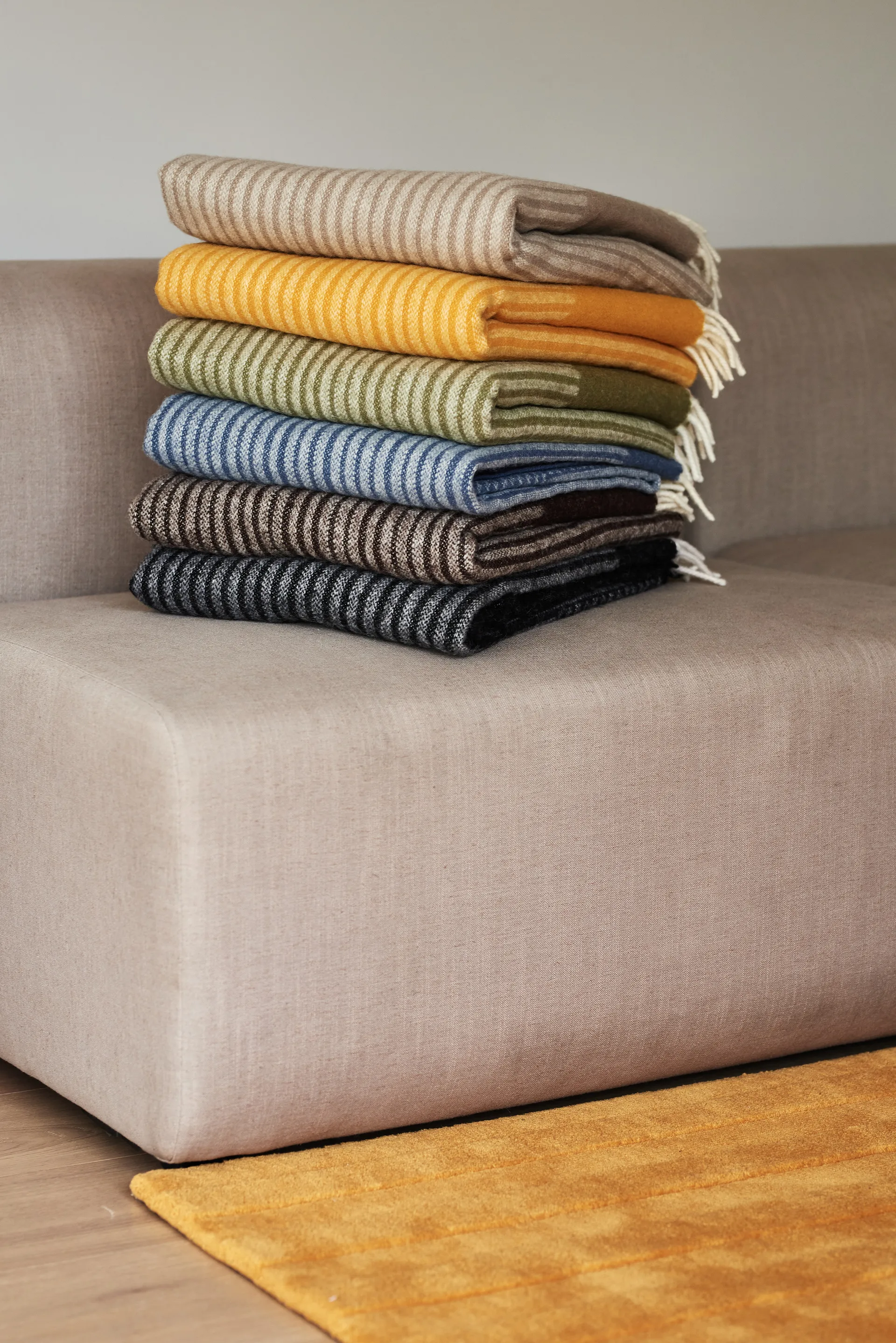 써클 울 스로우 130x185 cm, Blue NJRD | 니오르