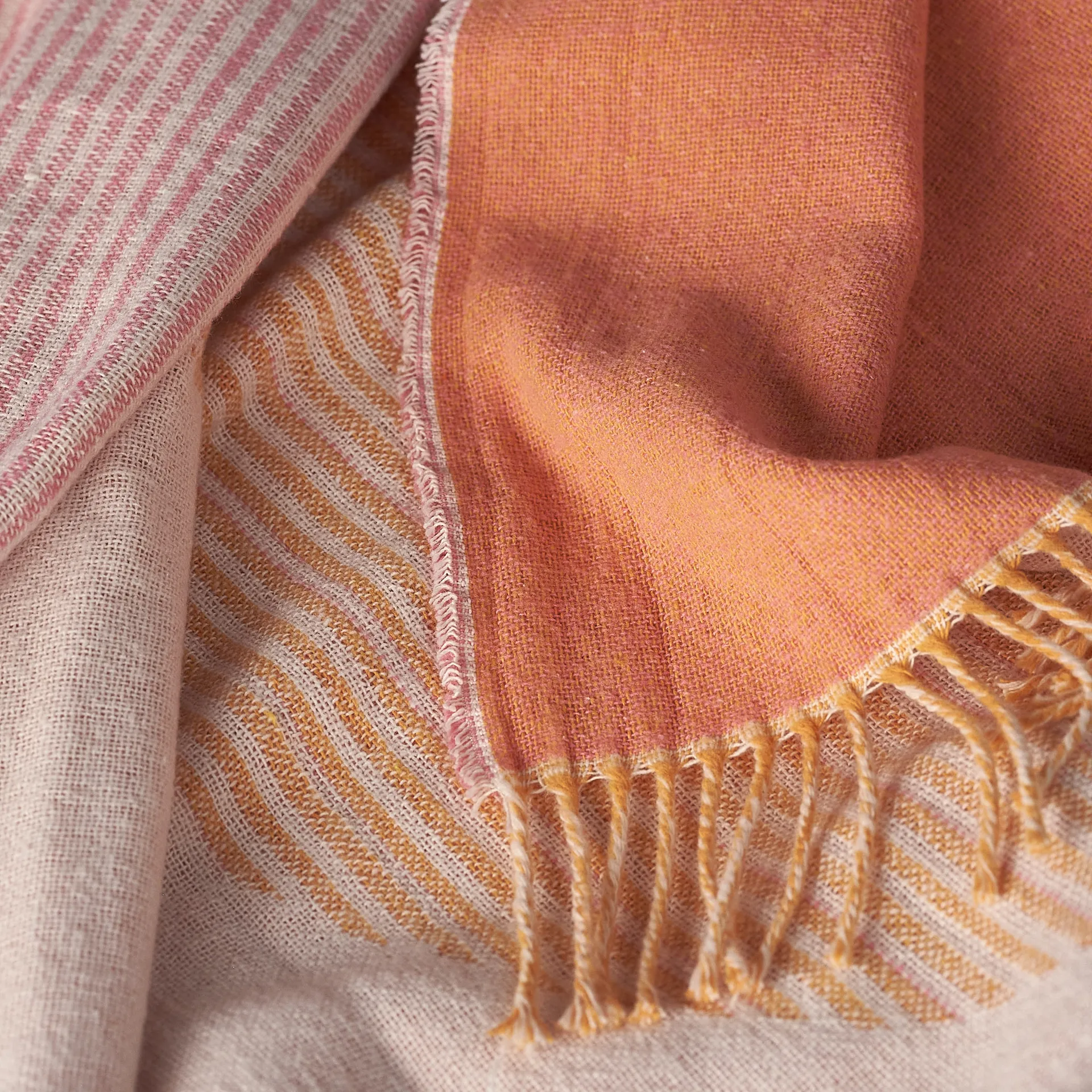 써클 코튼 스로우 130x185 cm, natural white NJRD | 니오르