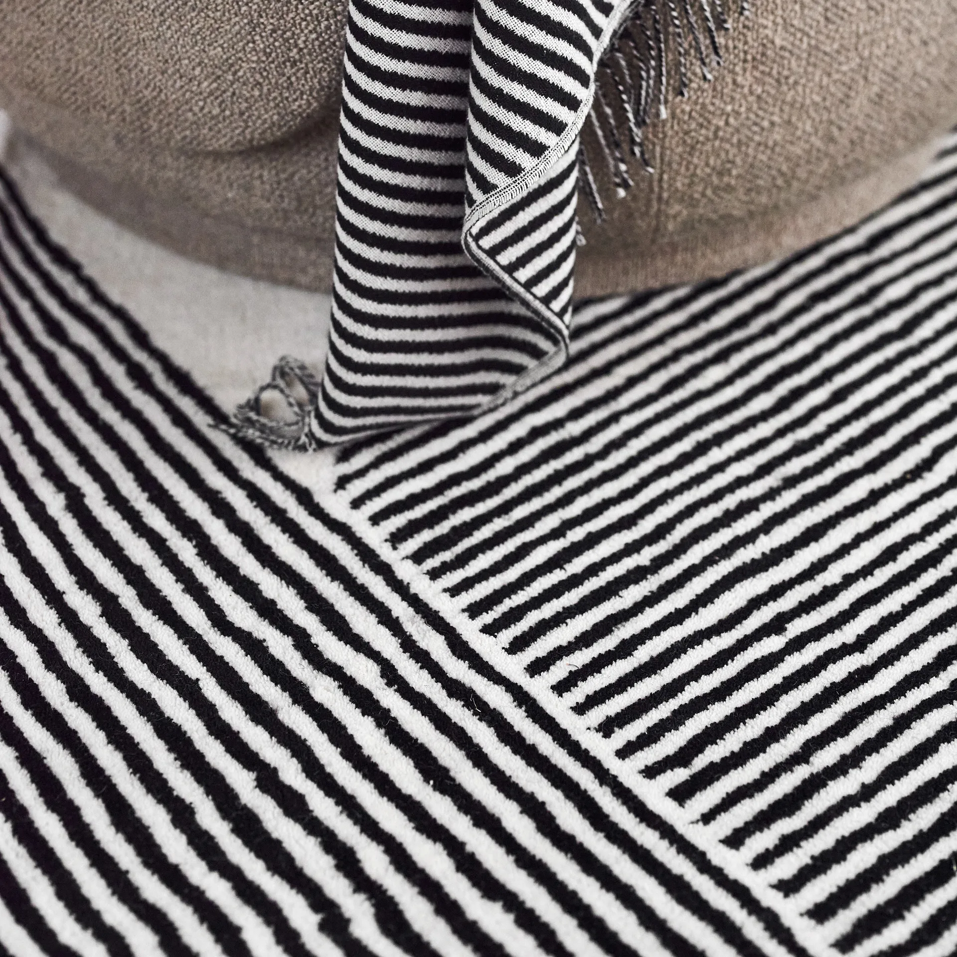 스트라이프 울 러그 네추럴 화이트, 170x240 cm NJRD | 니오르