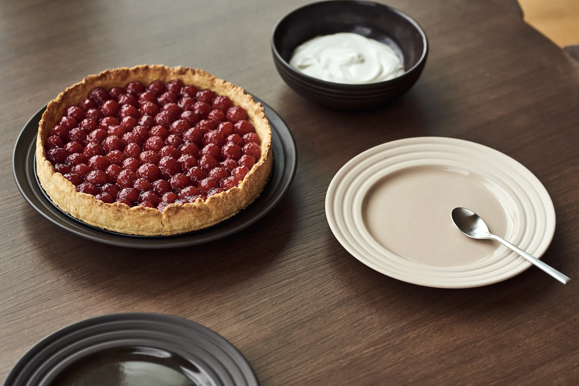 라인즈 접시 Ø27 cm, brown NJRD | 니오르