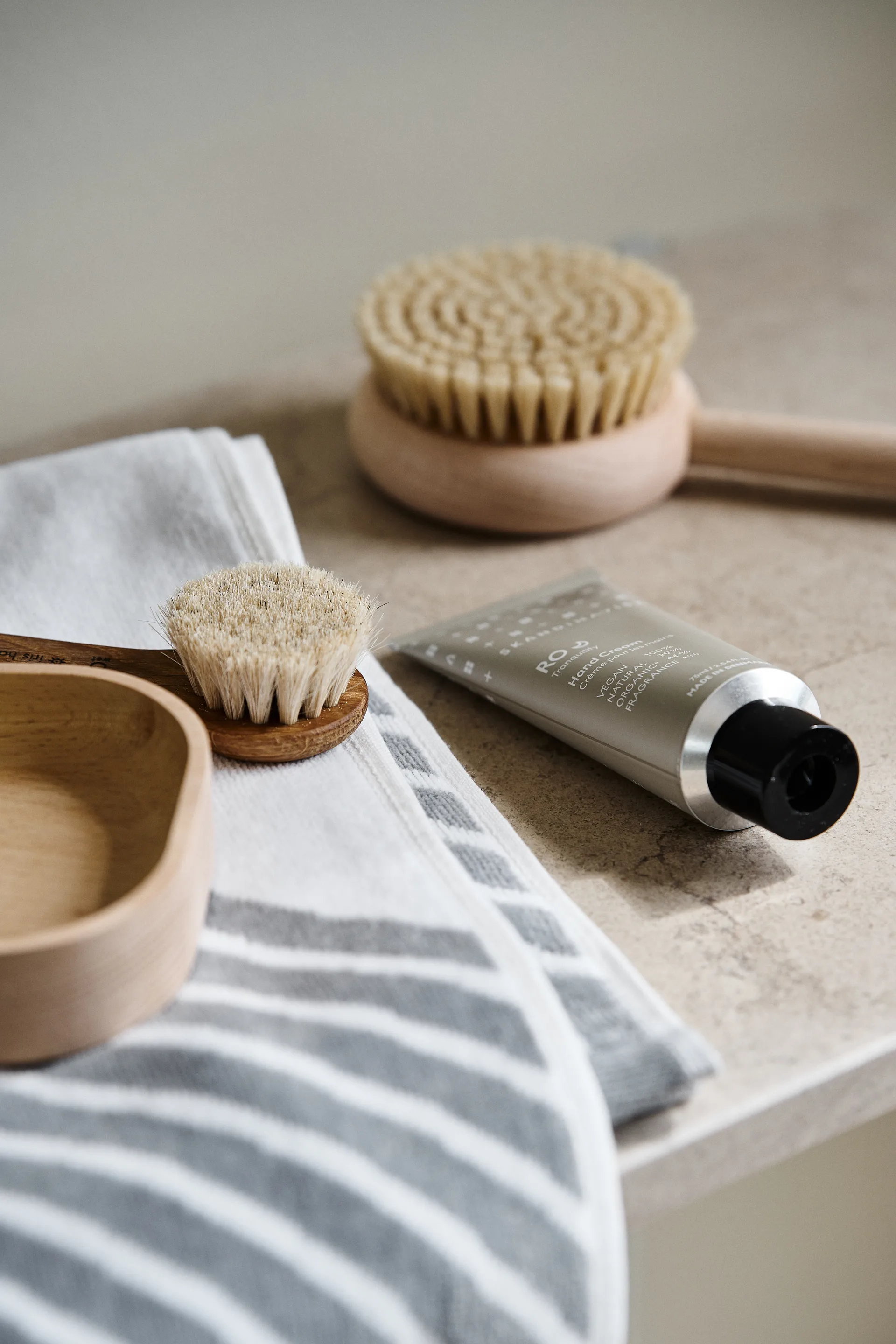 스트라이프 타월 4개 세트 - Gray NJRD | 니오르