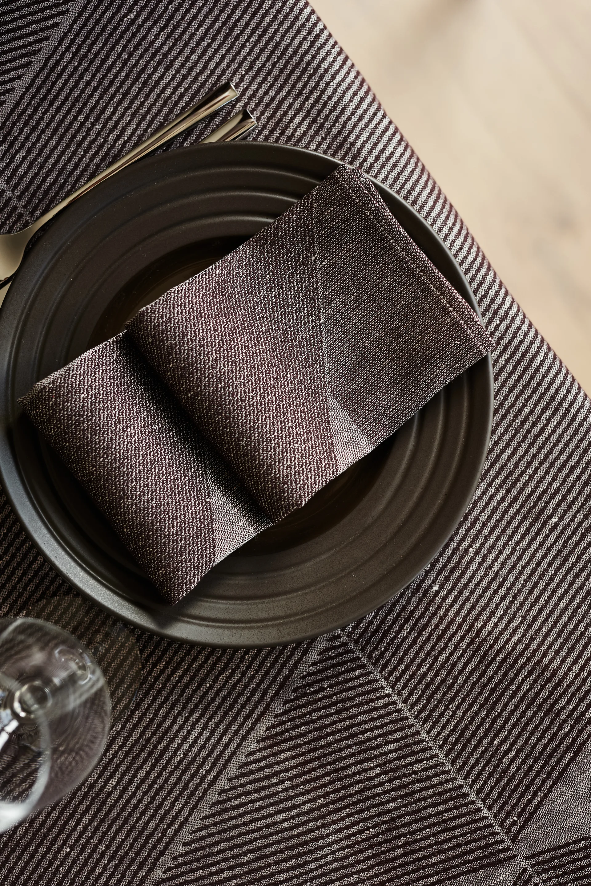 메트릭 냅킨 47x47 cm 4개 세트, Brown-white NJRD | 니오르