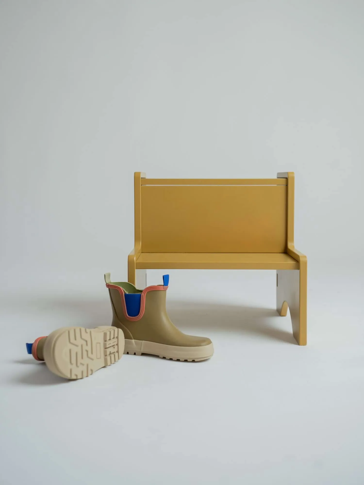 스텝업 어린이용 의자, Curry Nofred