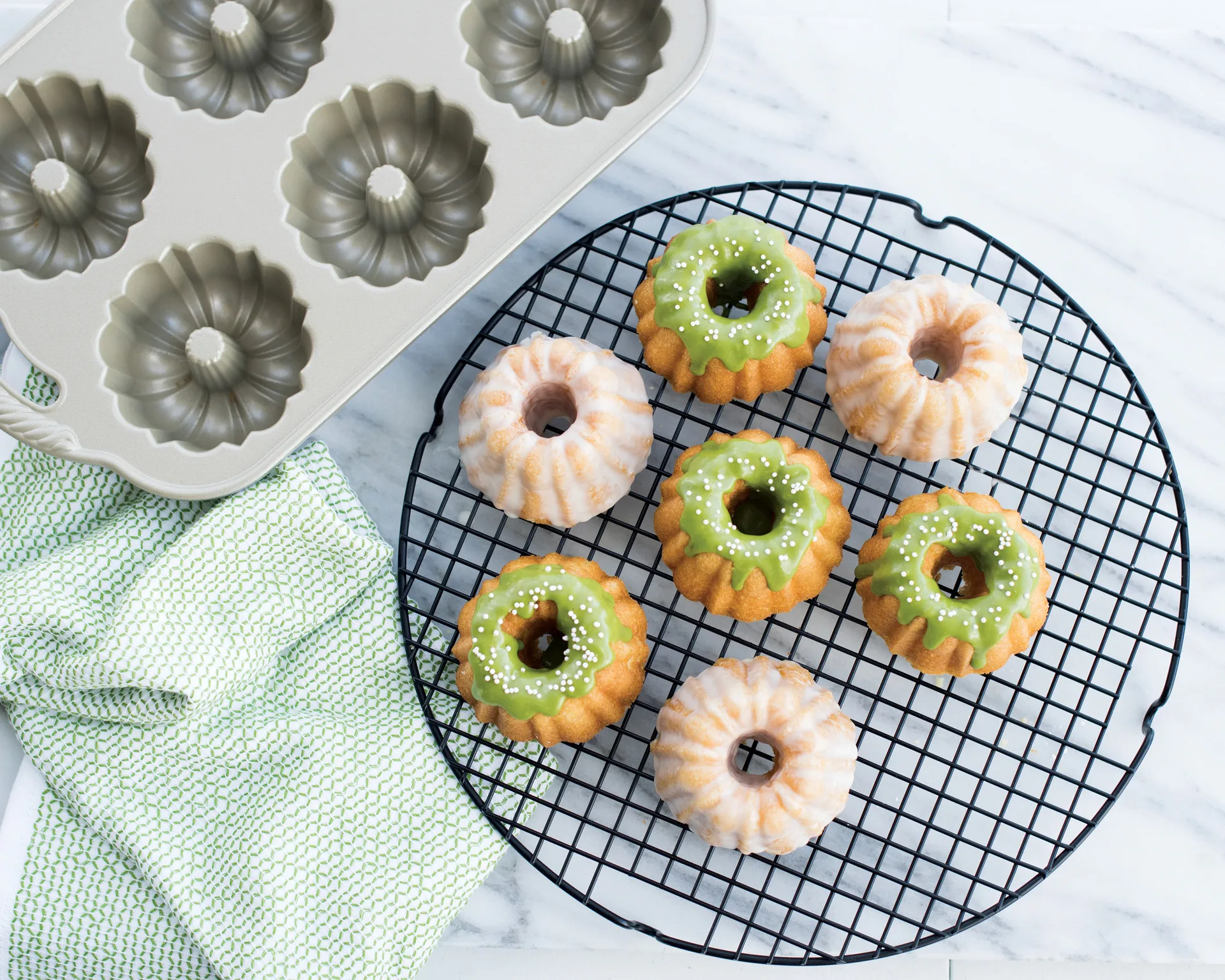 기념일 번틀렛 폼 실버, 1.1 L Nordic Ware | 노르딕 웨어