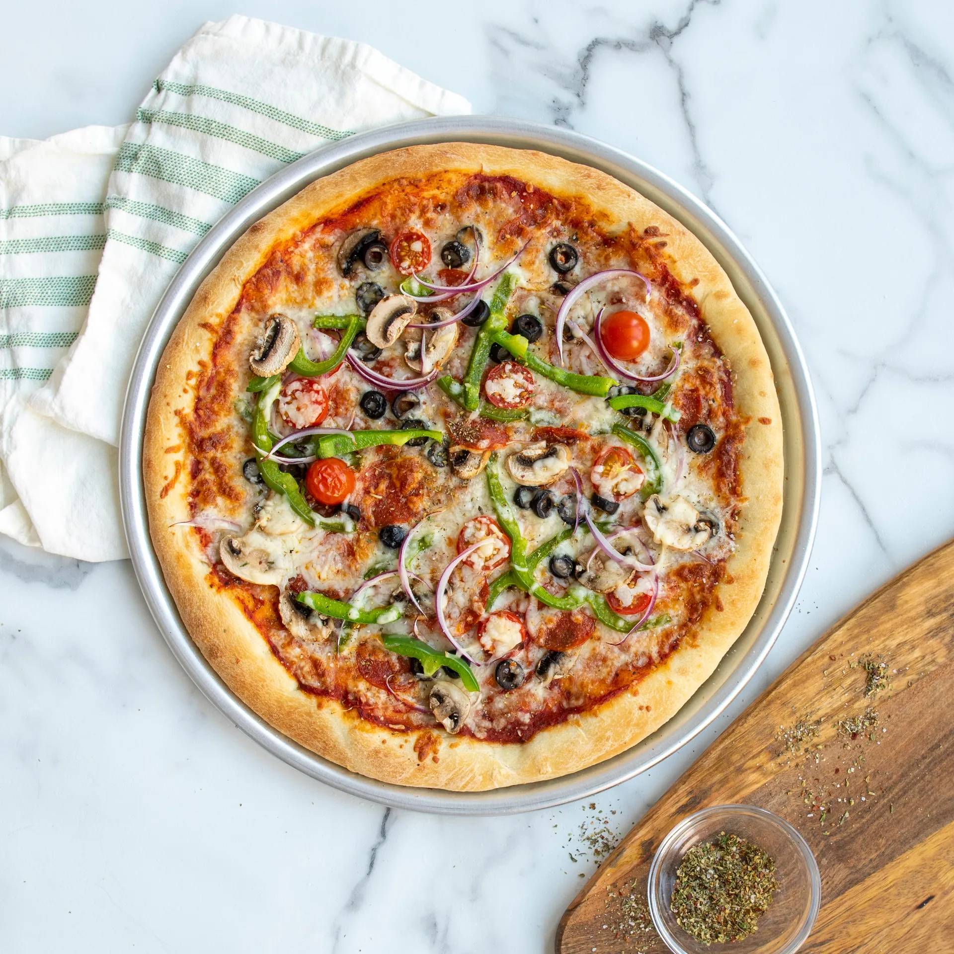 노르딕웨어 내추럴 전통 피자 팬 Ø38 cm, Aluminum Nordic Ware | 노르딕 웨어