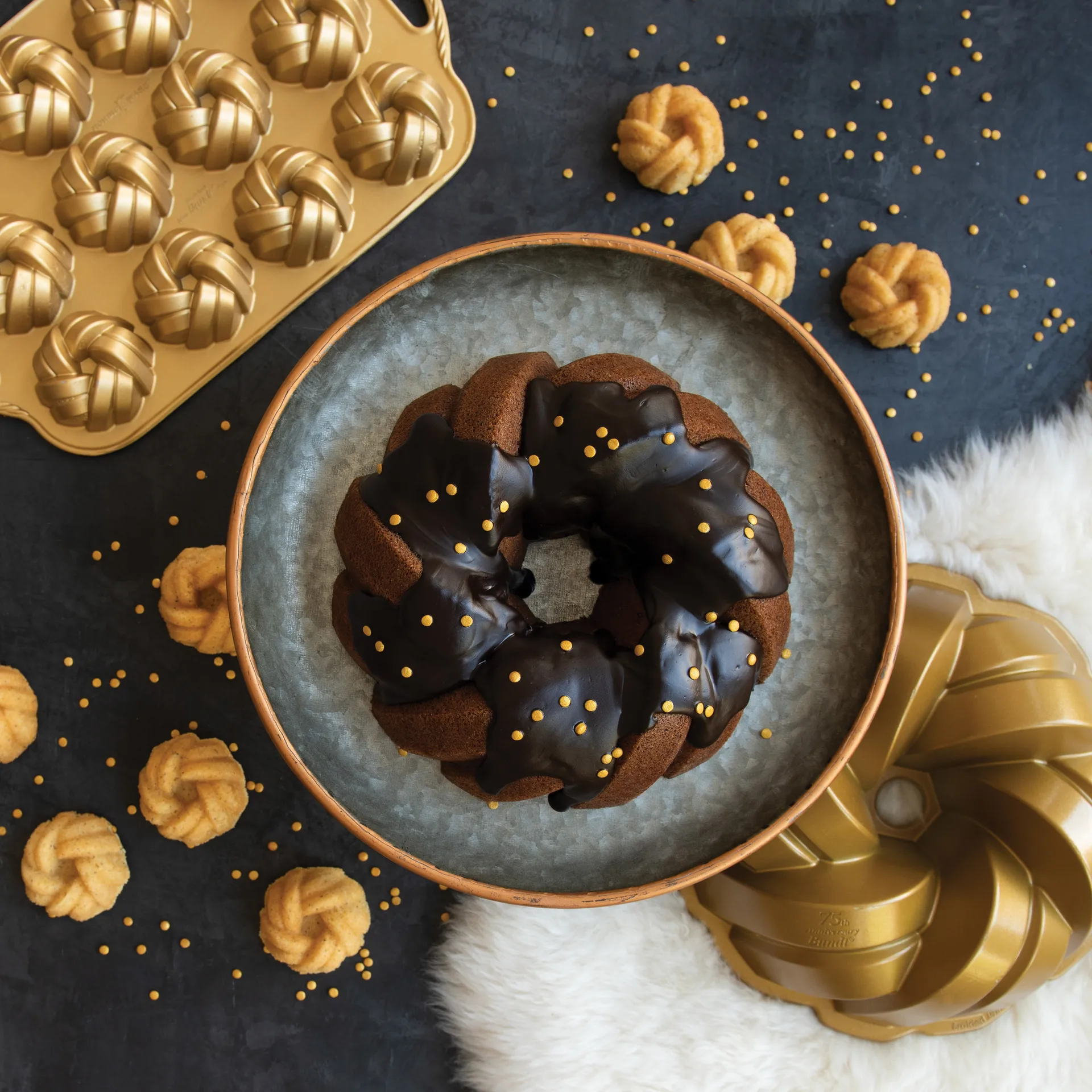 노르딕웨어 75th 주년 기념 브레이디드 번트 베이킹 틴, 0.72 L mini Nordic Ware | 노르딕 웨어