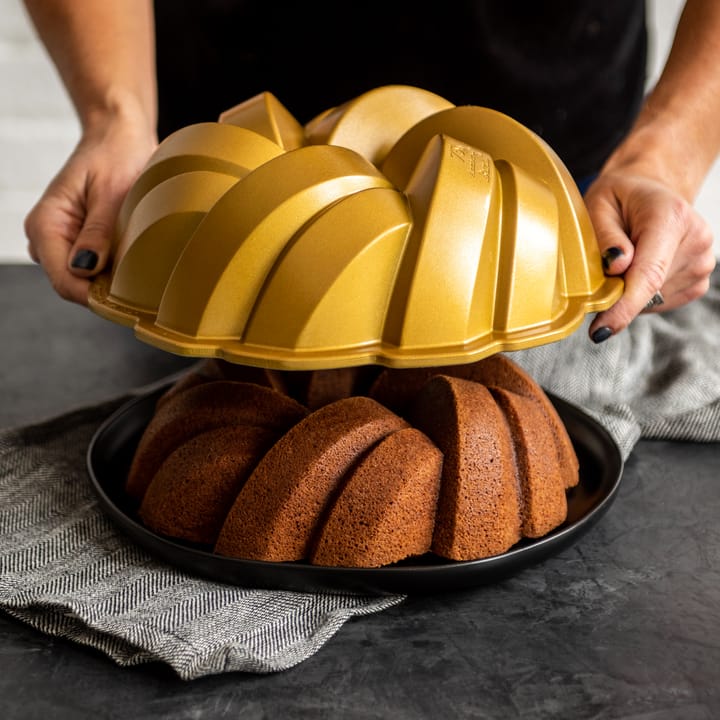 노르딕웨어 75th 주년 기념 브레이디드 번트 베이킹 틴, 2.4 L Nordic Ware | 노르딕 웨어