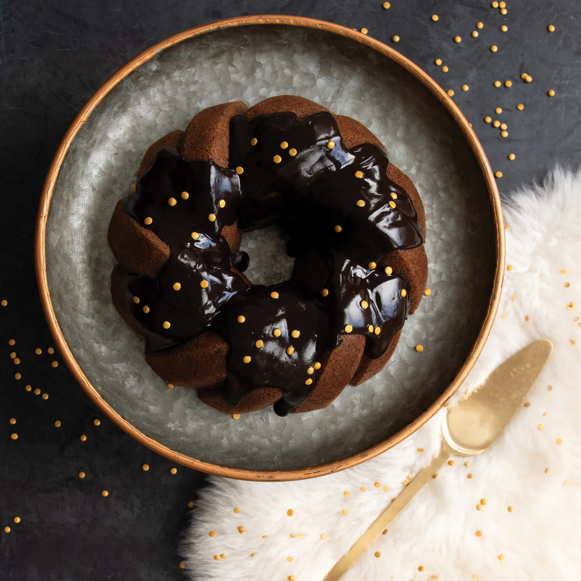 노르딕웨어 75th 주년 기념 브레이디드 번트 베이킹 틴, 2.4 L Nordic Ware | 노르딕 웨어