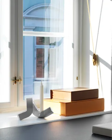 크루키드 캔들 홀더 1 - Warm grey - Normann Copenhagen | 노만코펜하겐