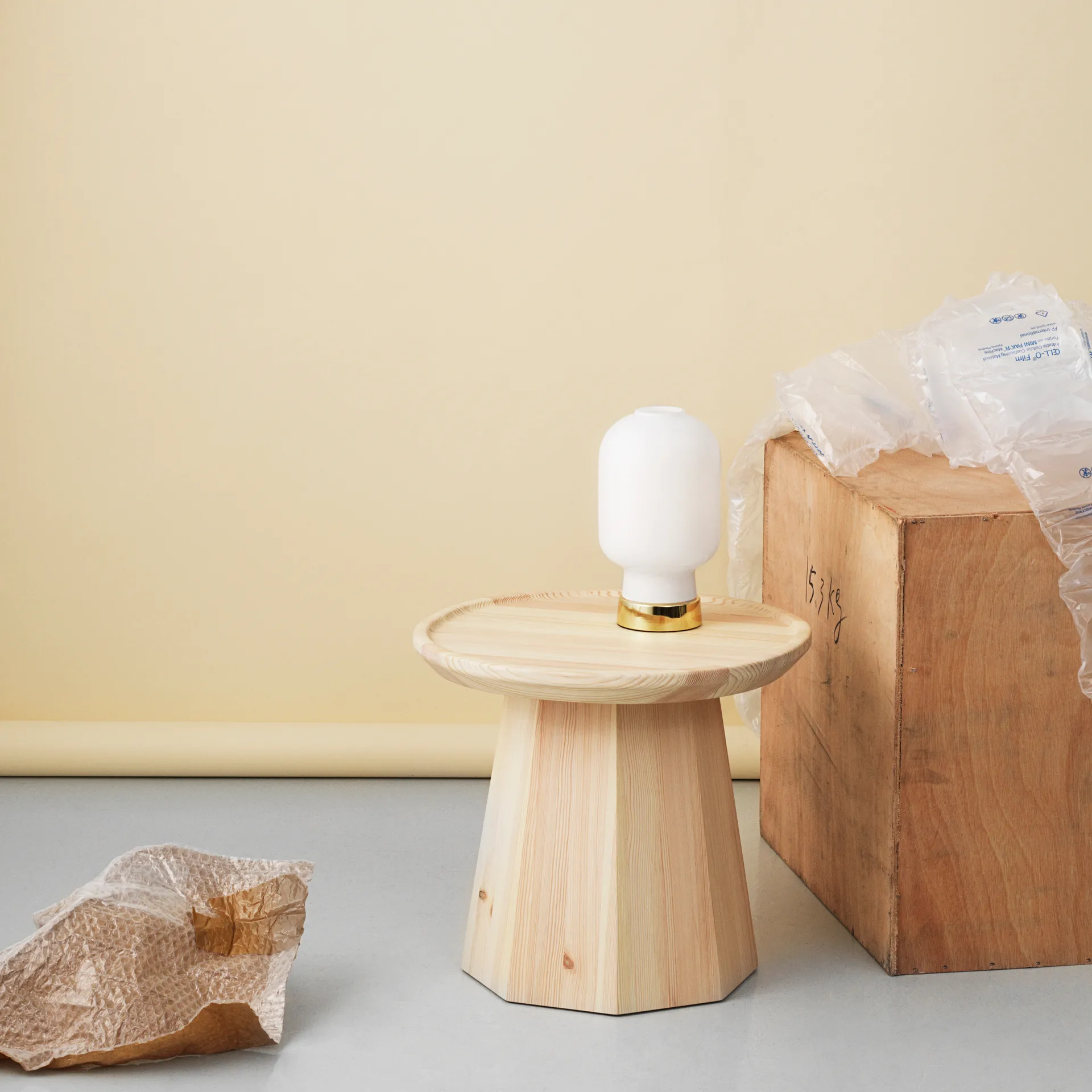 앰프 테이블 조명 26.5 cm, white-brass Normann Copenhagen | 노만코펜하겐