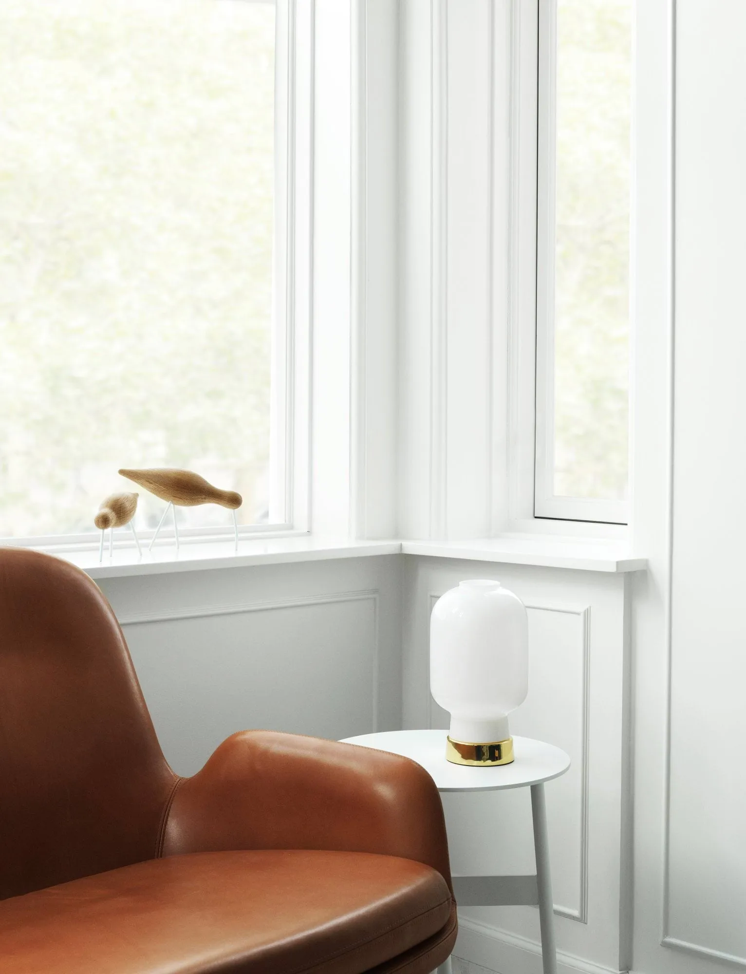 앰프 테이블 조명 26.5 cm, white-brass Normann Copenhagen | 노만코펜하겐