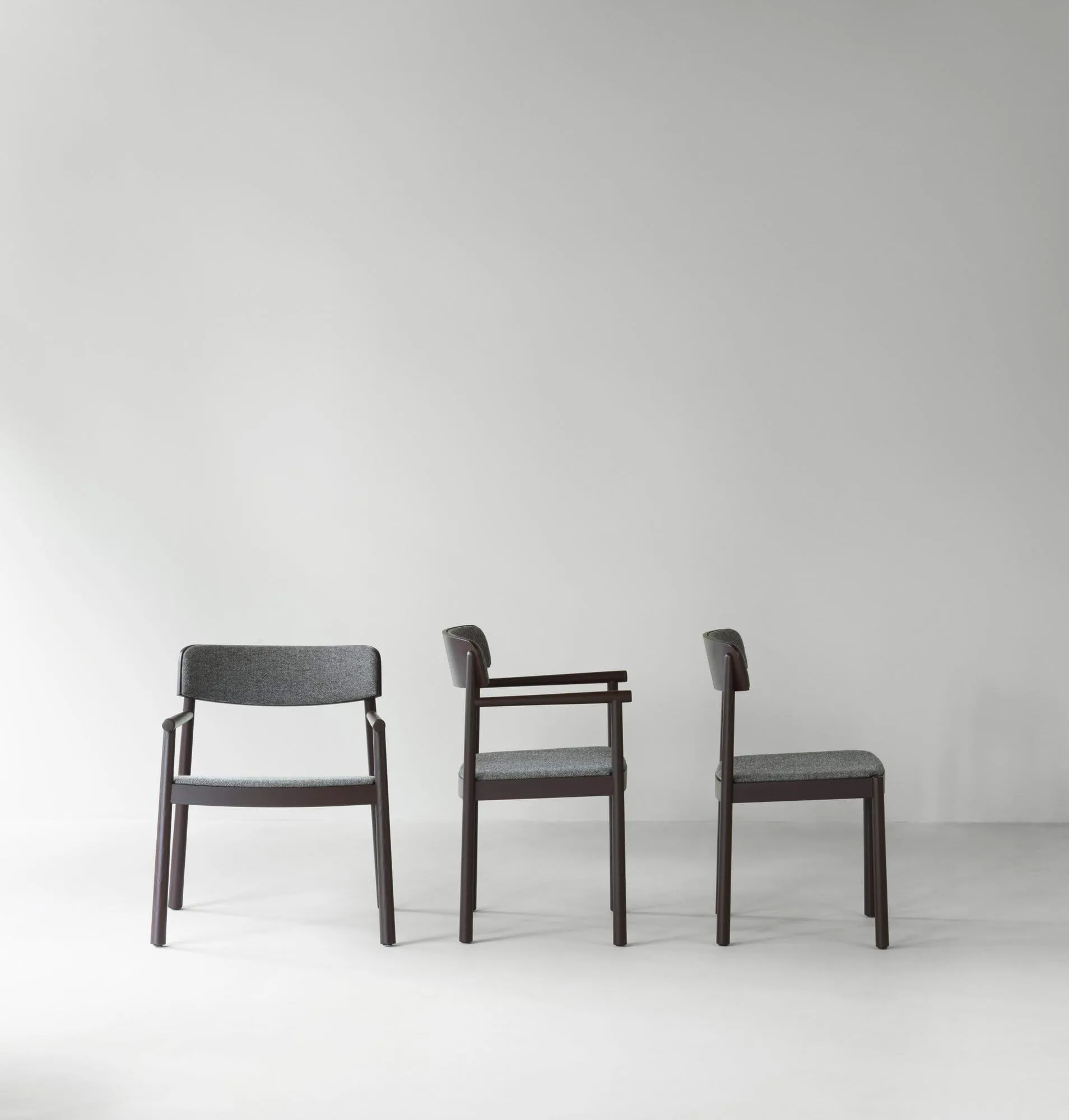 팀브 암체어 42 cm, Brown Ash-Hallingdal 368 Normann Copenhagen | 노만코펜하겐