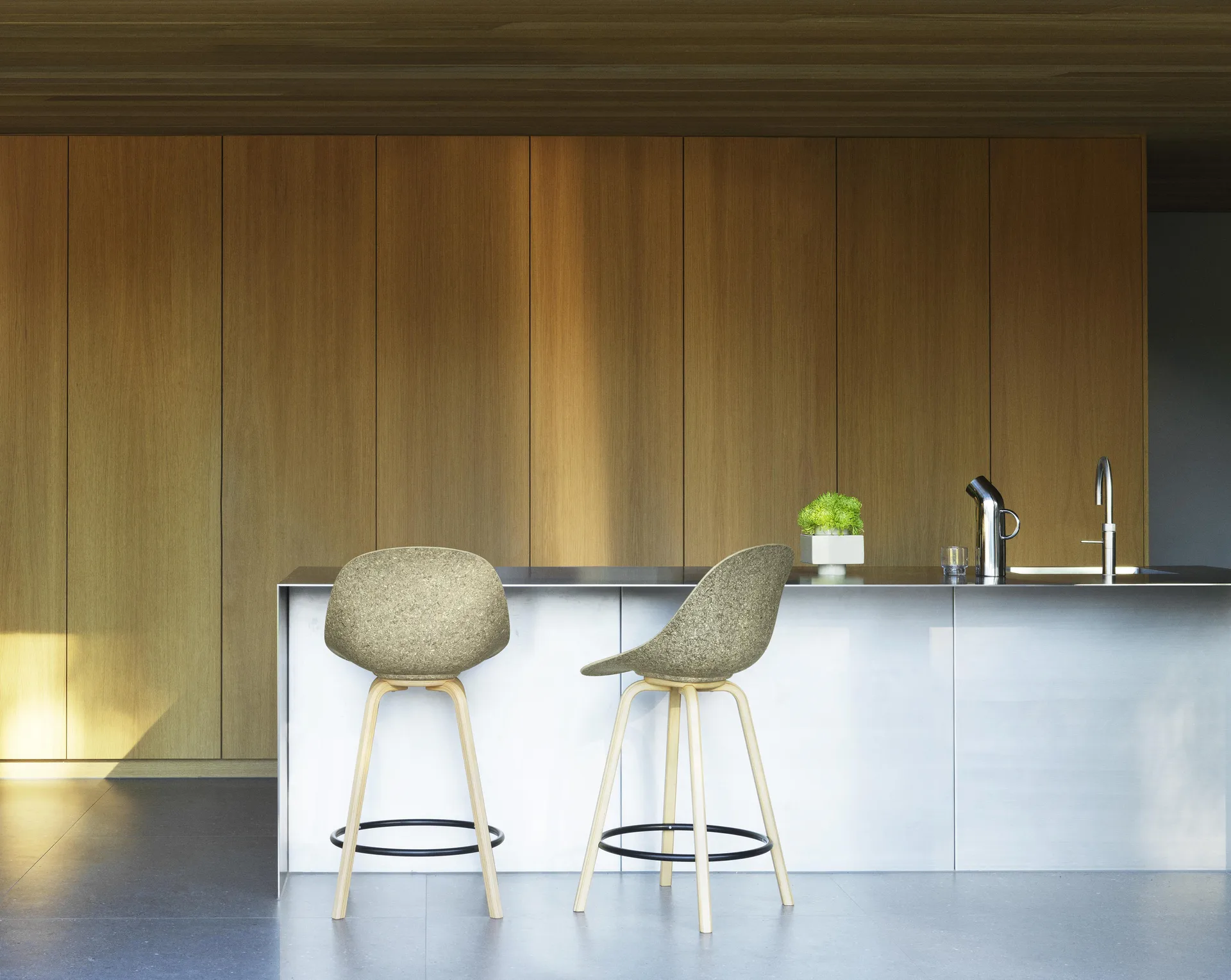 매트 바 체어 바 스툴 65 cm, Seaweed-beech-black steel Normann Copenhagen | 노만코펜하겐