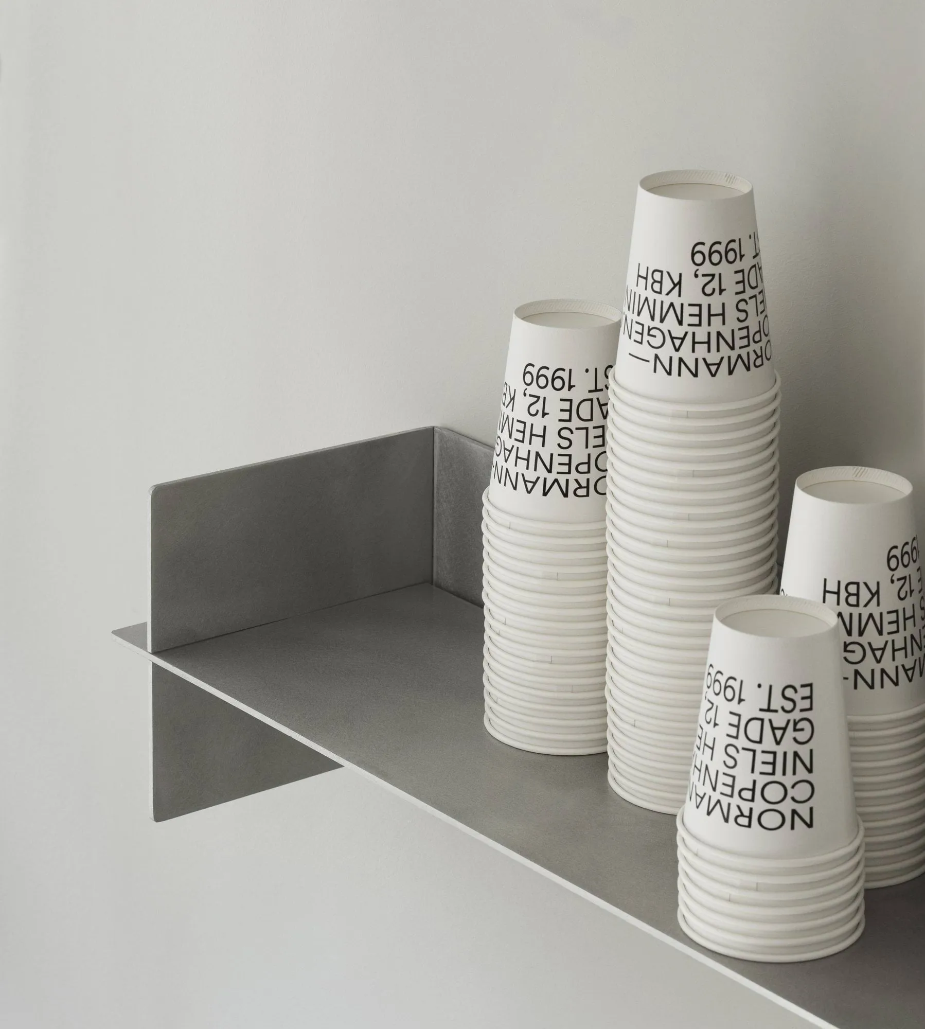 알루 선반 80 cm, Aluminium Normann Copenhagen | 노만코펜하겐