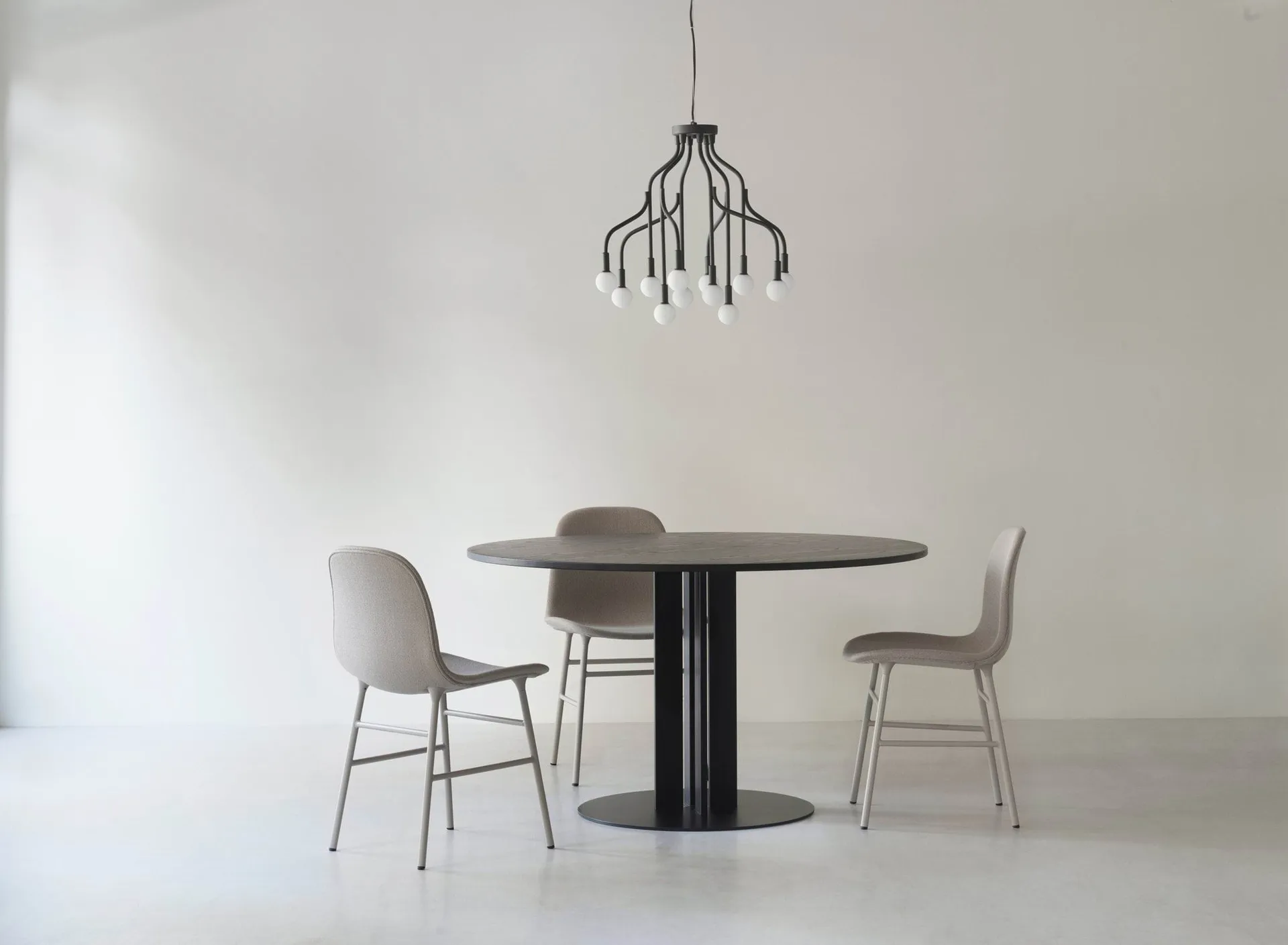 벡스트 천장 조명 스몰, Black Normann Copenhagen | 노만코펜하겐