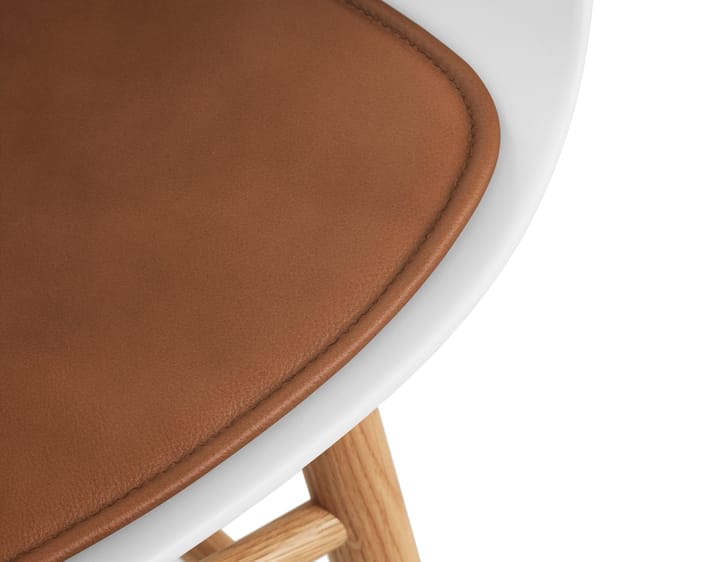 폼 시트 쿠션 울트라 레더, Brandy 41574 Normann Copenhagen | 노만코펜하겐