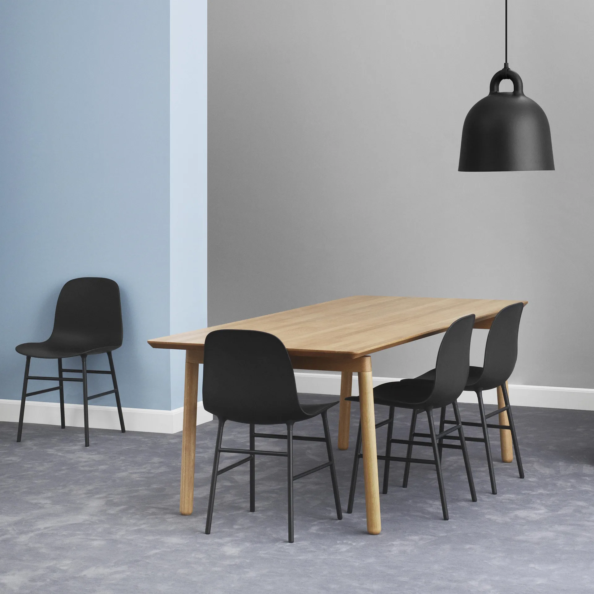 벨 펜던트 조명 블랙, Medium Ø42 cm Normann Copenhagen | 노만코펜하겐