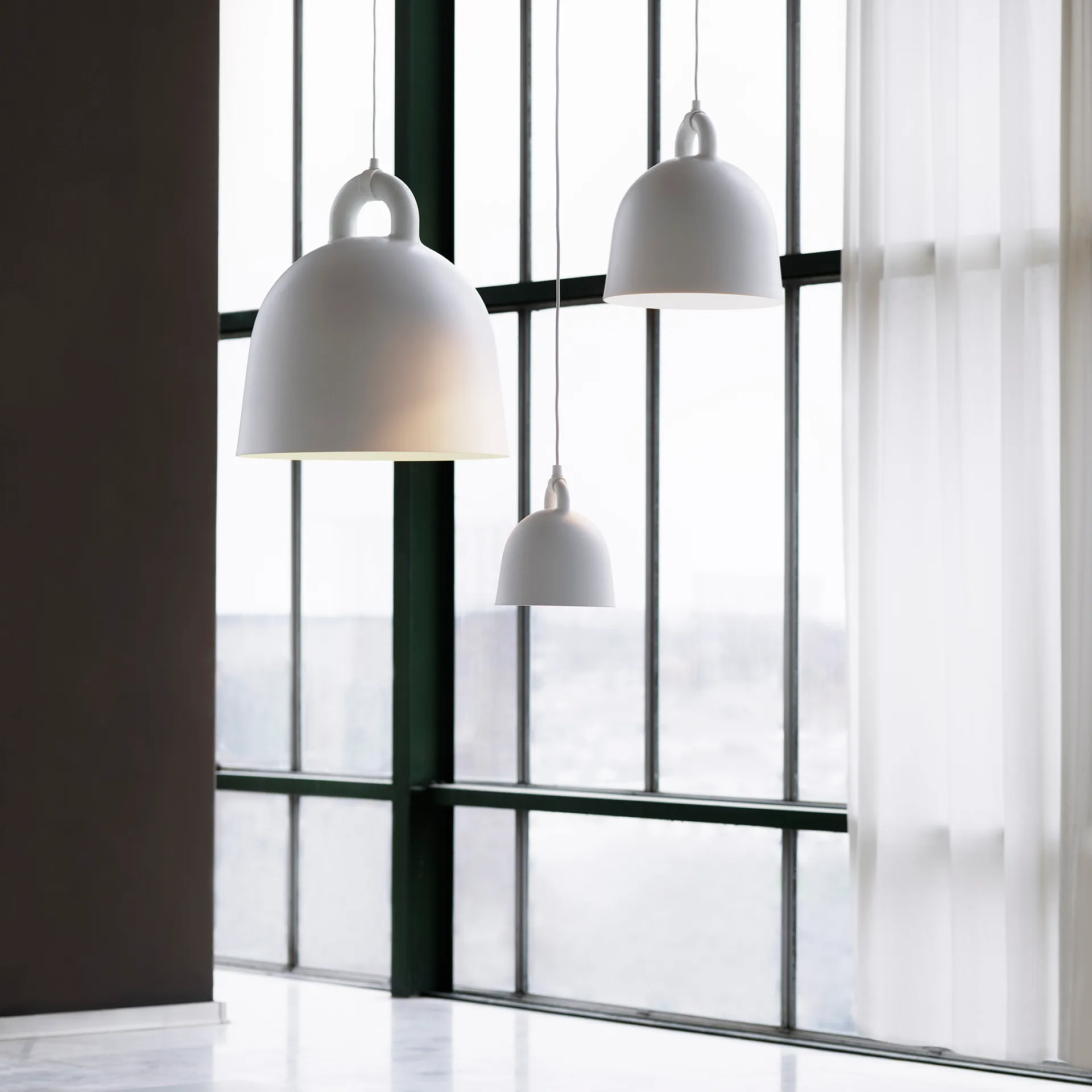 벨 펜던트 조명 화이트, Small Ø35 cm Normann Copenhagen | 노만코펜하겐