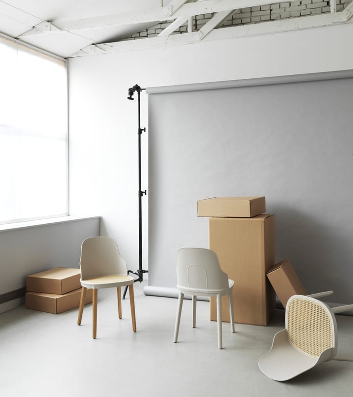 알레즈 몰디드 위커 의자, Warm Grey-oak Normann Copenhagen | 노만코펜하겐