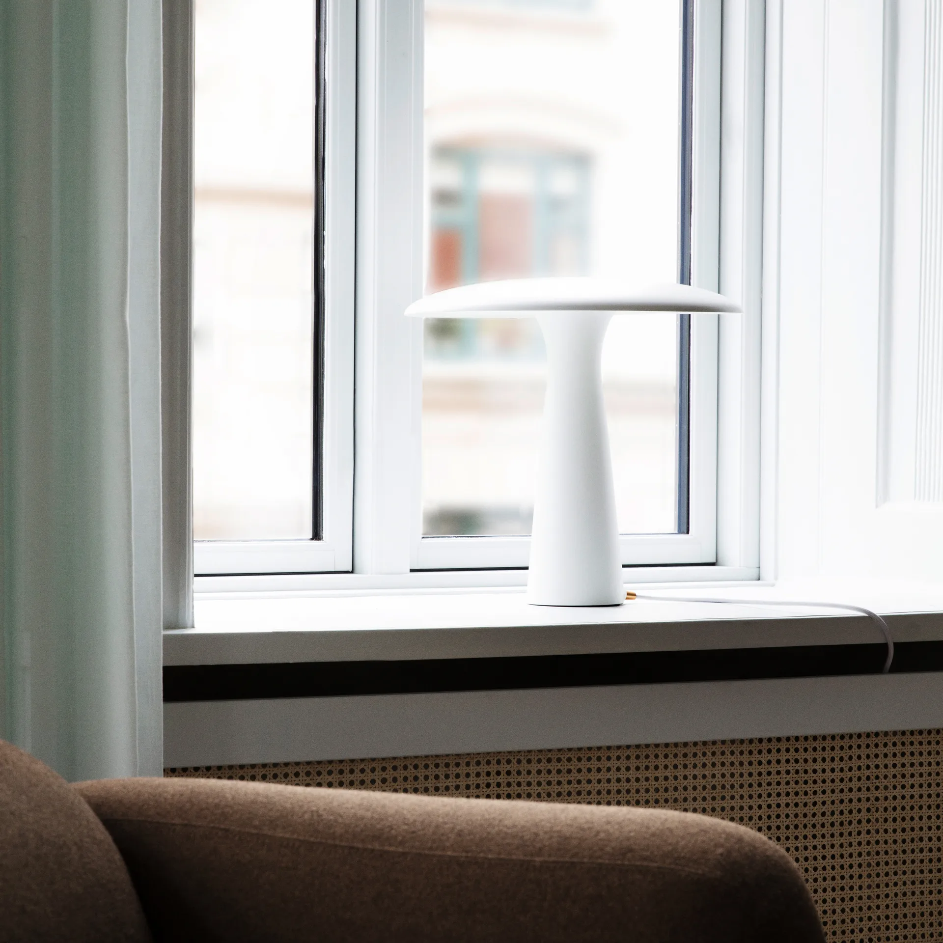 셸터 테이블 조명, white Normann Copenhagen | 노만코펜하겐