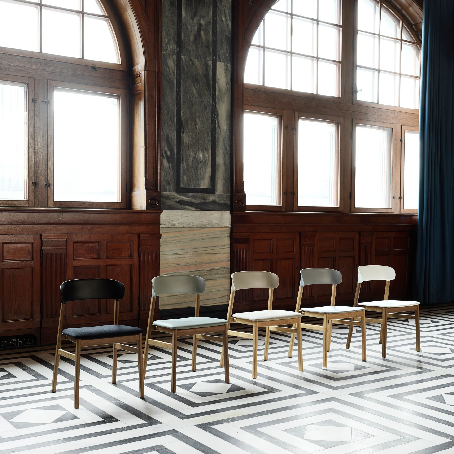 헤리트 체어 스모크드 오크,  Normann Copenhagen | 노만코펜하겐
