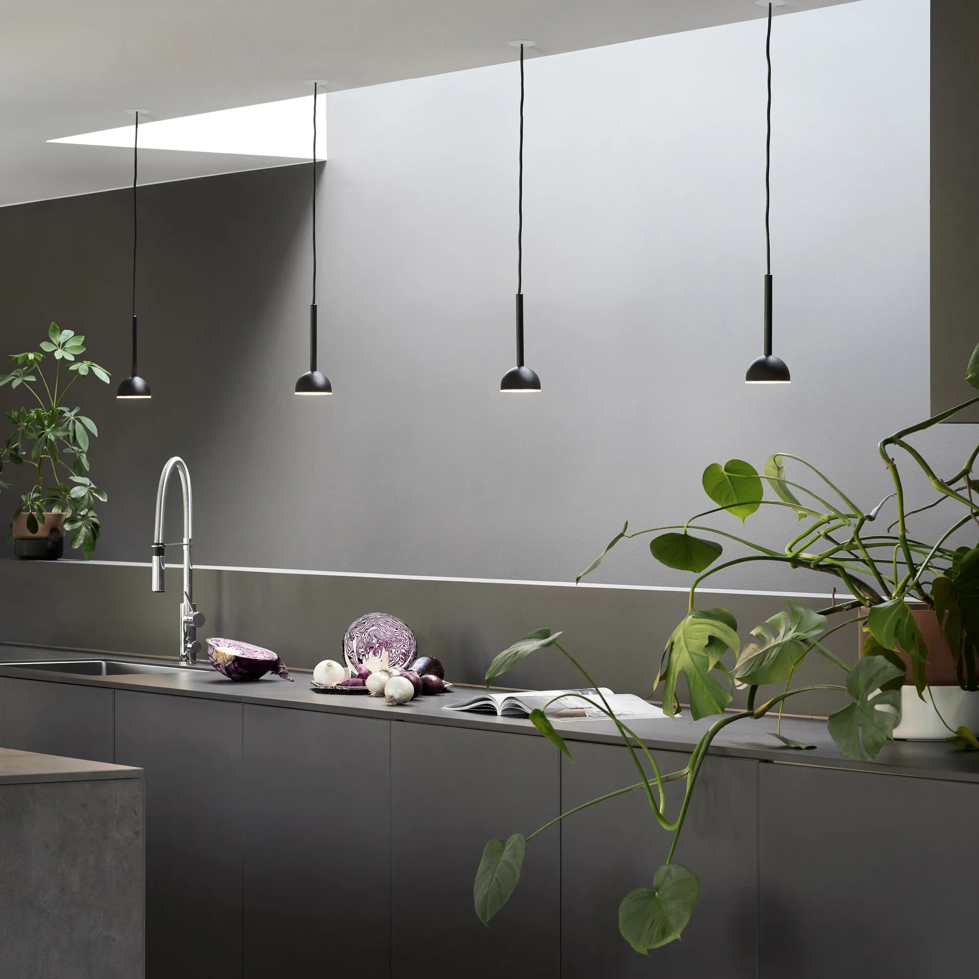 블러쉬 펜던트 조명, Black Northern | 노던