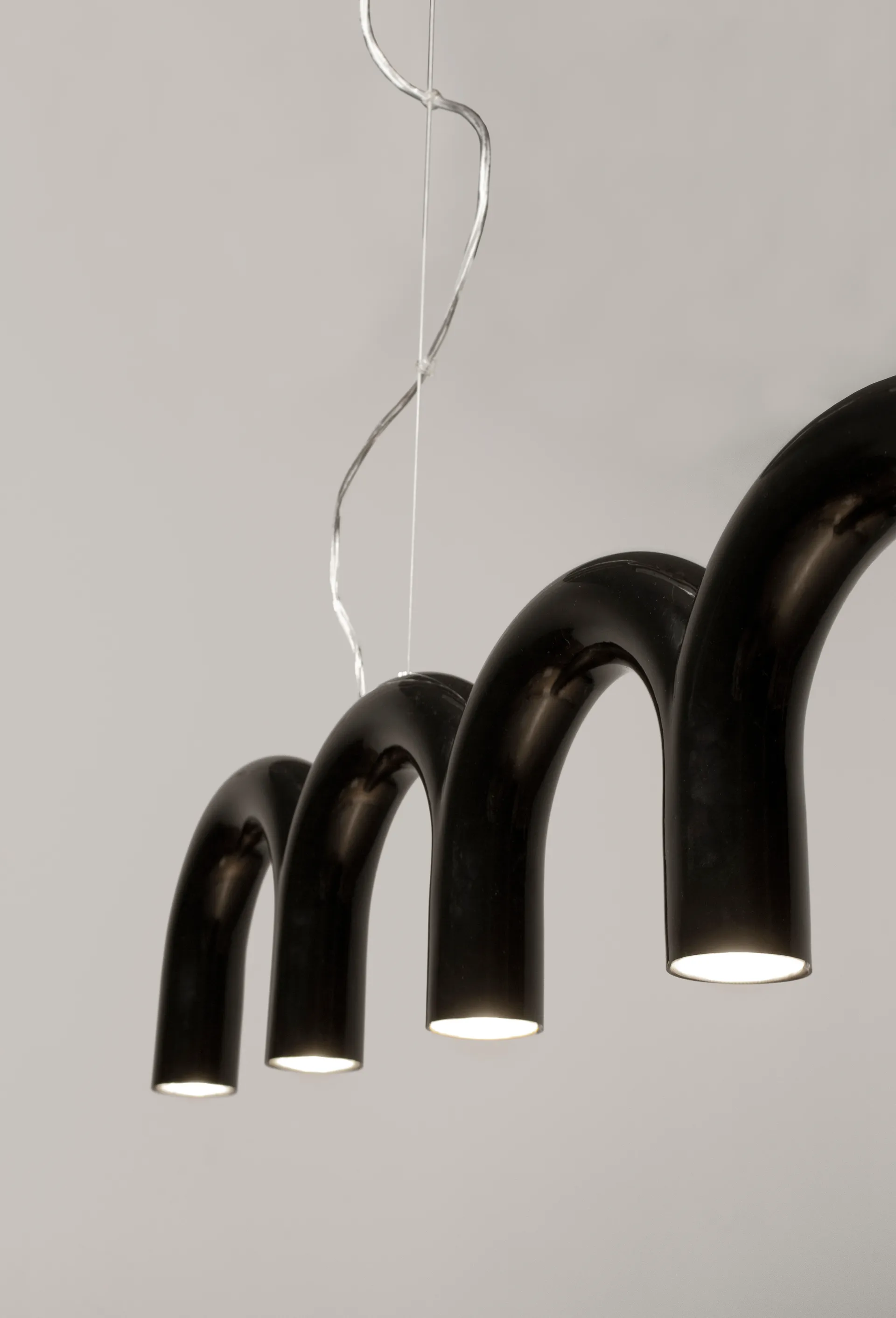 Arch 펜던트 125.6 cm, Black Oblure | 오블러