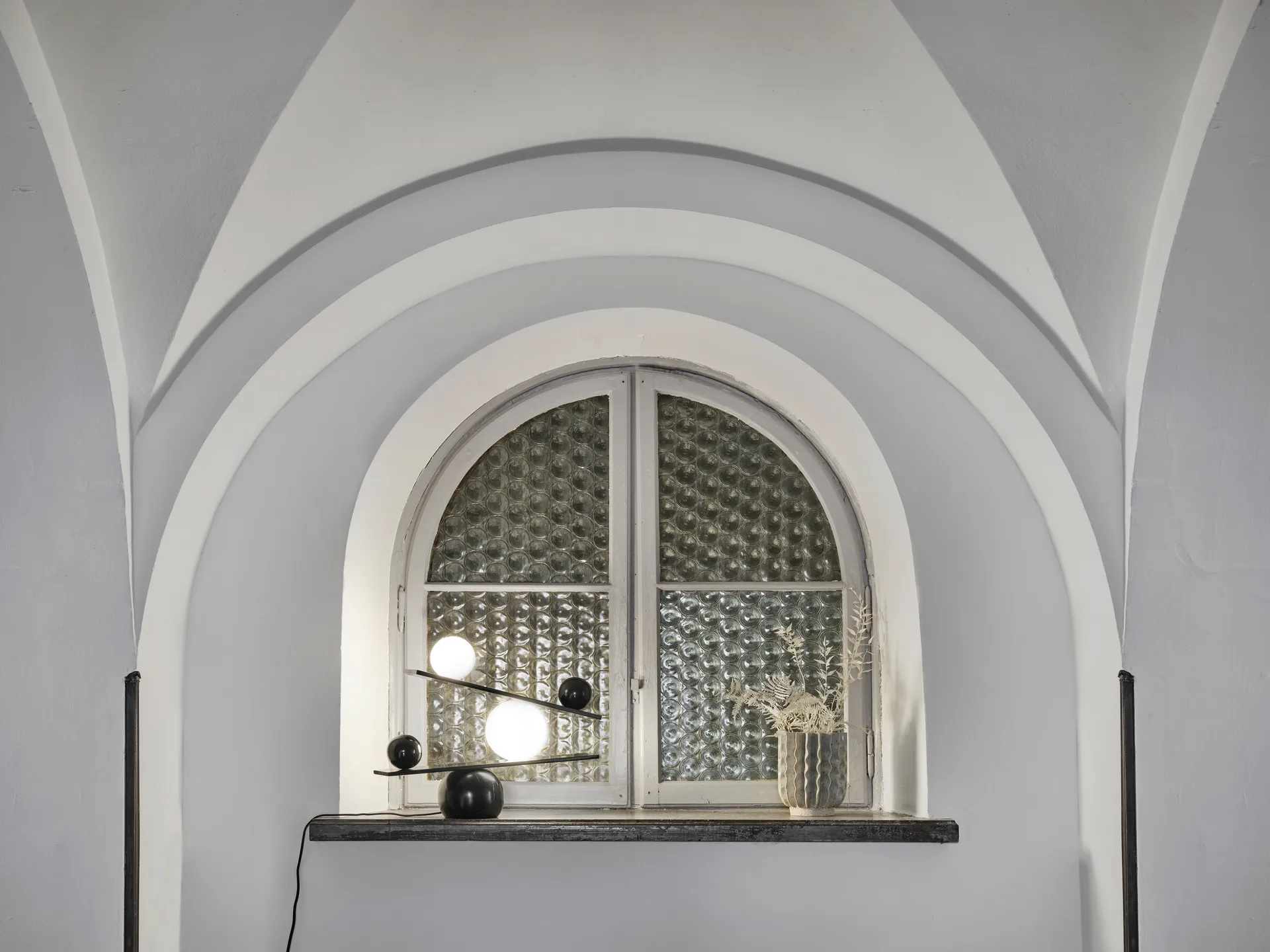 밸런스 테이블 조명, Black Oblure | 오블러