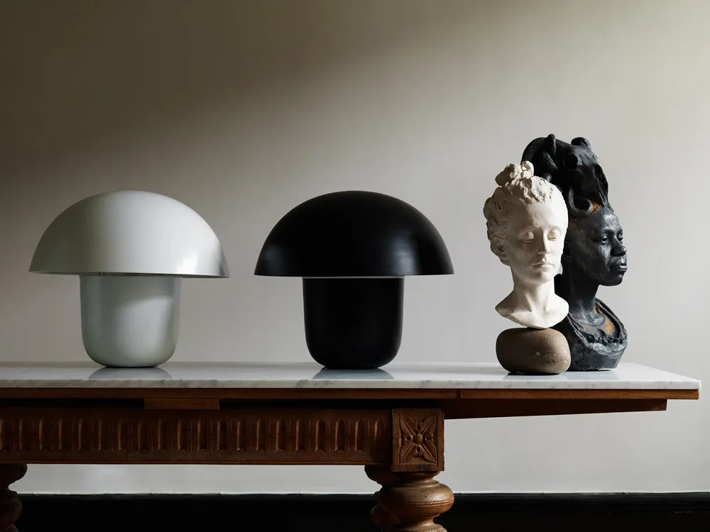 칼 요한 테이블 조명 Ø40 cm, White Olsson & Jensen | 올손 앤드 젠슨