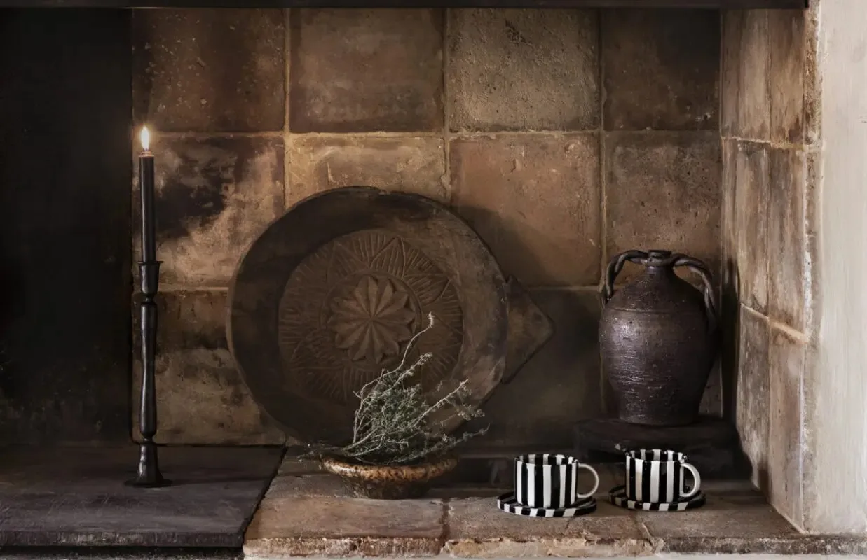 모니카 컵 & 소서, Black Olsson & Jensen | 올손 앤드 젠슨