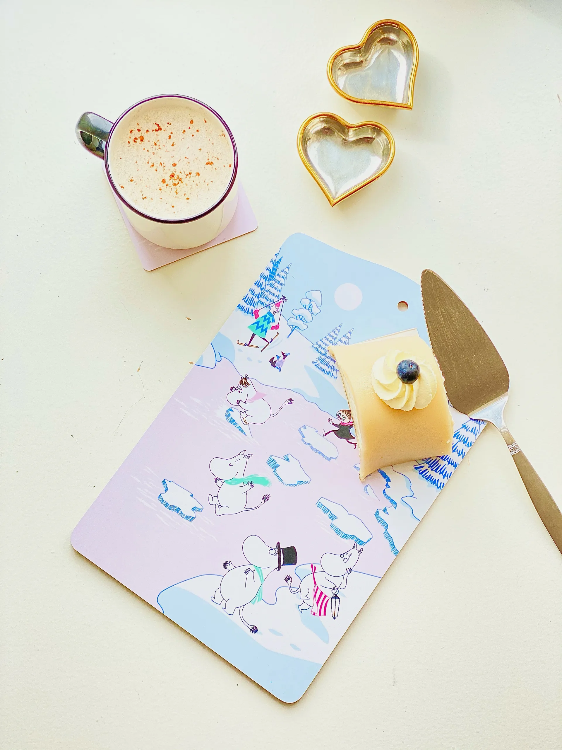 무민 도마 윈터 2022 20x30 cm, Blue-white-pink Opto Design | 옵토디자인