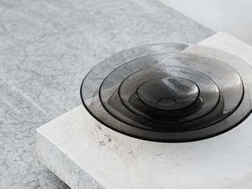 폰드 소서 36.3 cm - grey - Orrefors | 오레포스