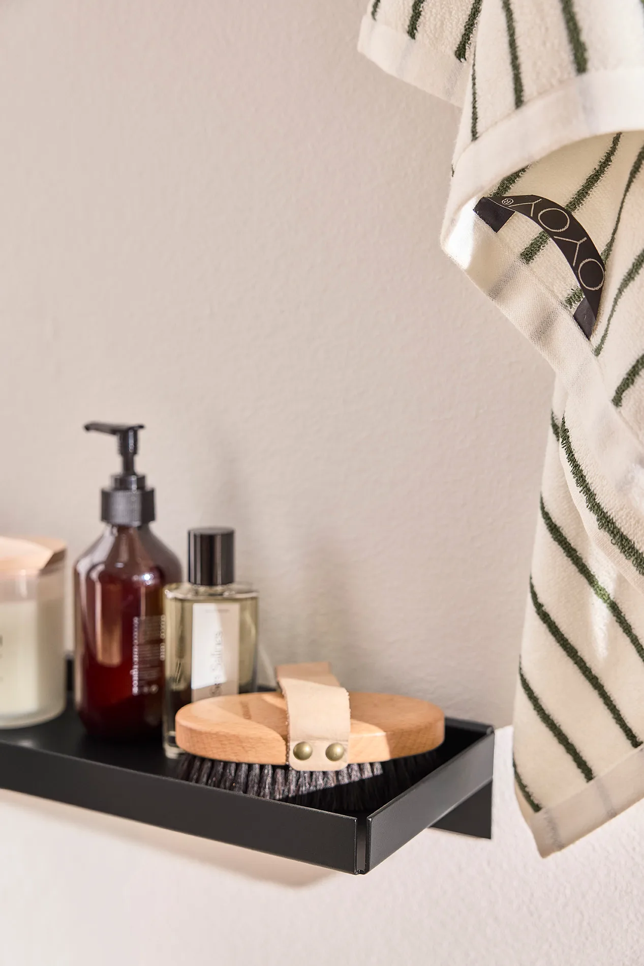 바쿠 월 선반 라지 16x80 cm, Black OYOY | 오이오이