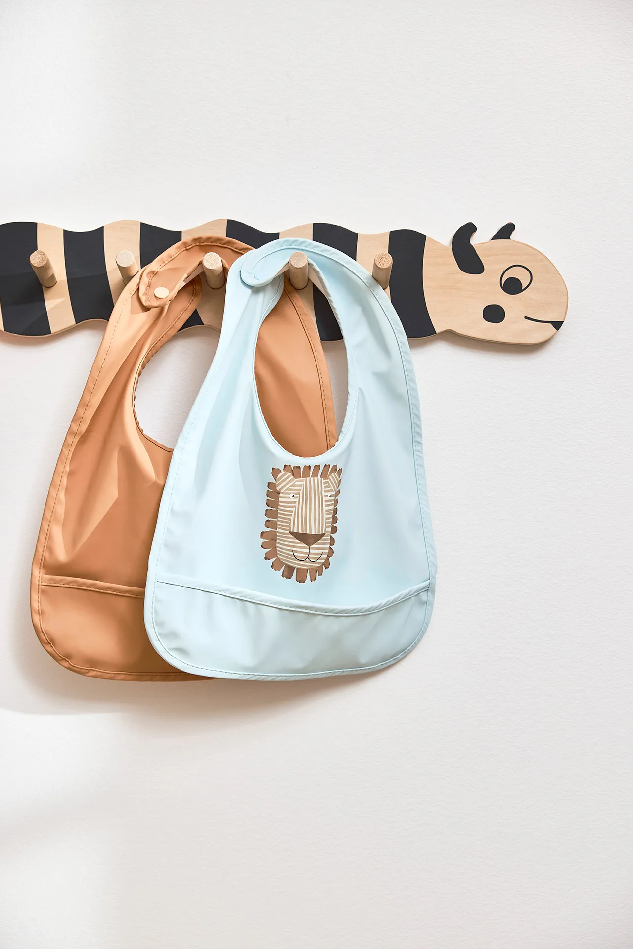 로보 라이언 턱받이 2개 세트, Caramel-ice Blue OYOY | 오이오이