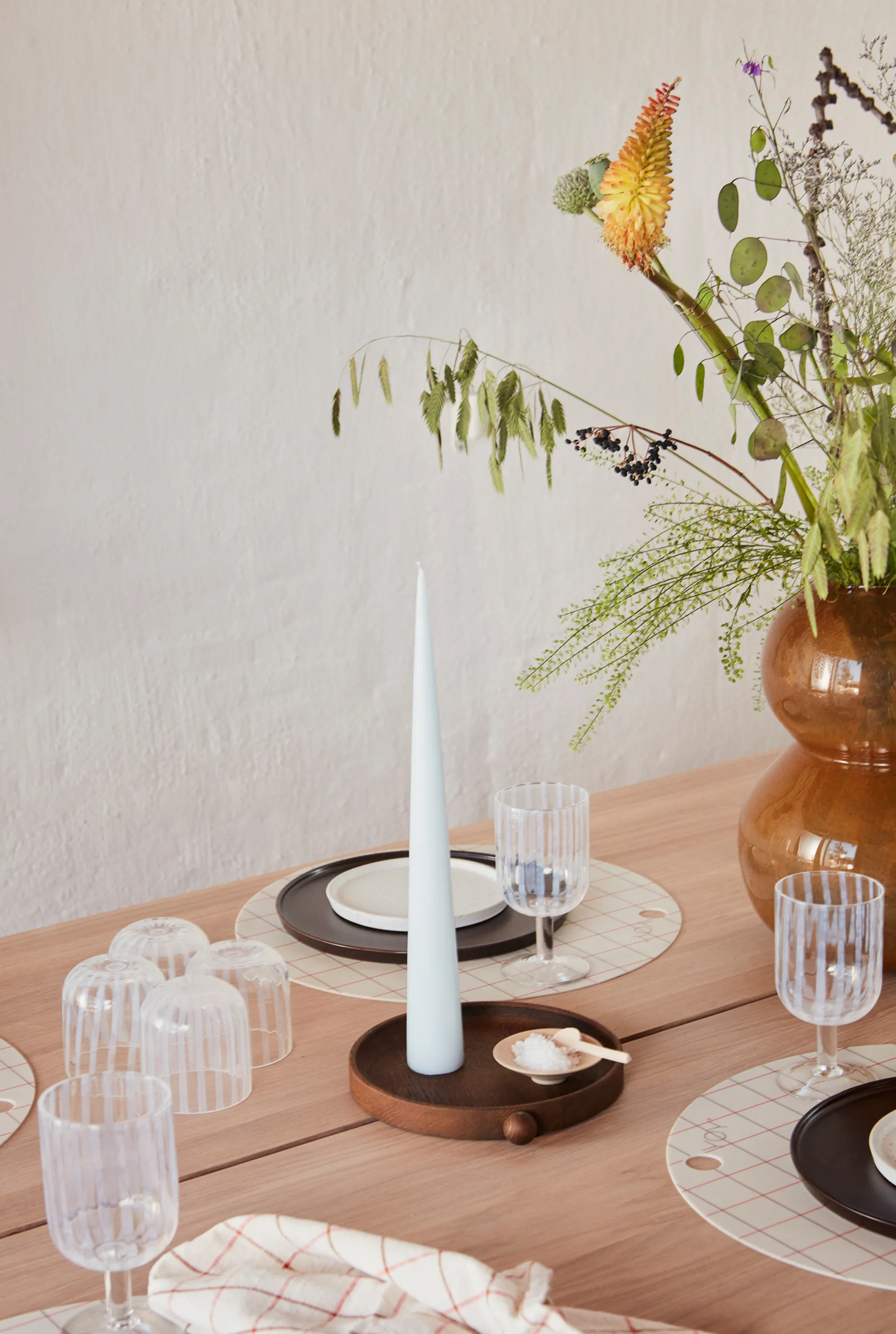 잉카 우든 트레이 라운드 Ø20 cm, Dark OYOY | 오이오이