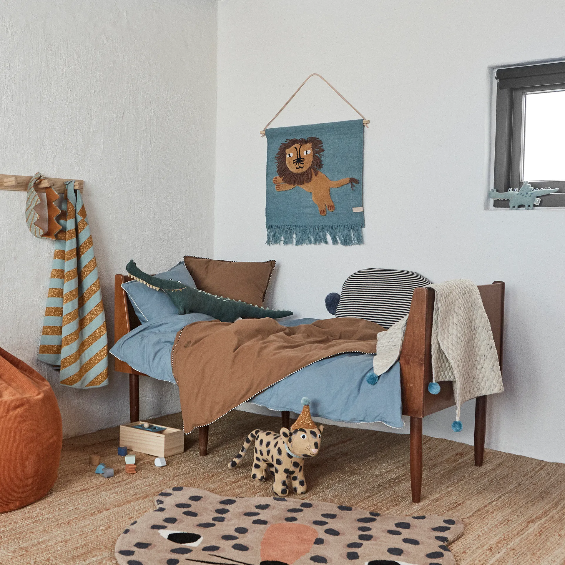 점핑 라이언 월 데코레이션 52x55 cm, Blue OYOY | 오이오이