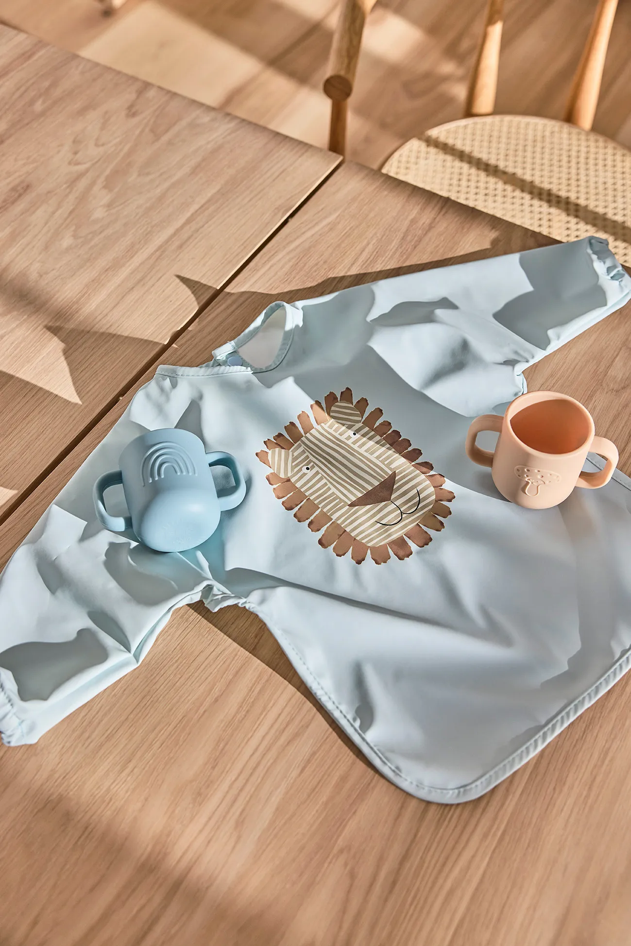 로보 라이언 소매가 있는 턱받이, Ice blue OYOY | 오이오이