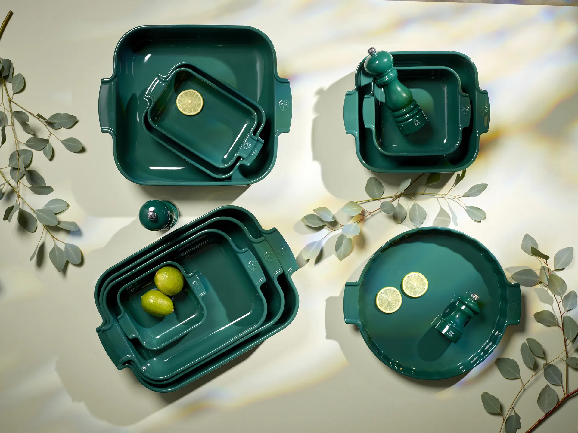 아폴리아 세라믹 접시 13x22 cm, Forest green Peugeot | 푸조